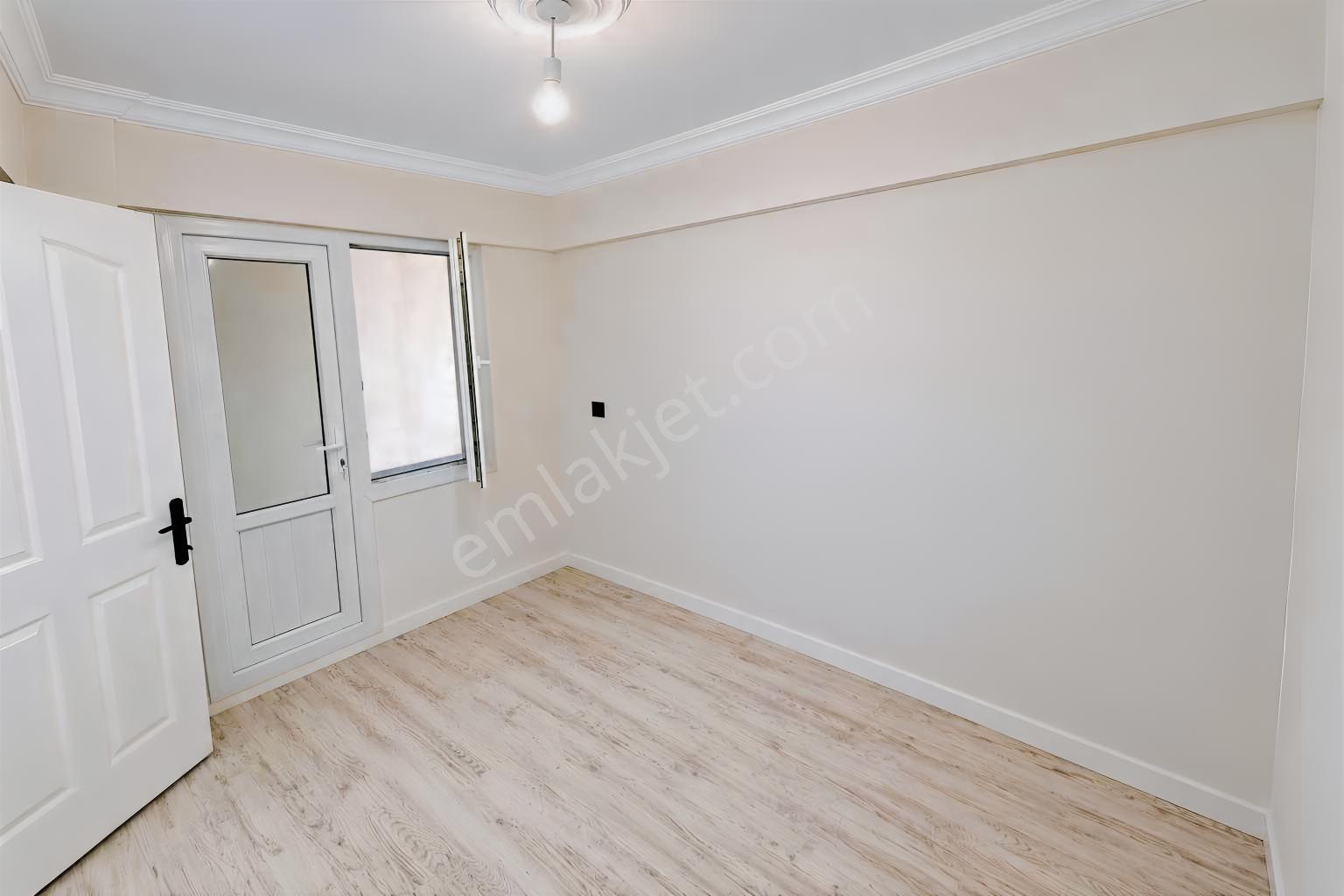 Kuşadası Sehir Merkezinde Satılık Kelepir 2+1 90 M2 Daire — fotoğraf 17