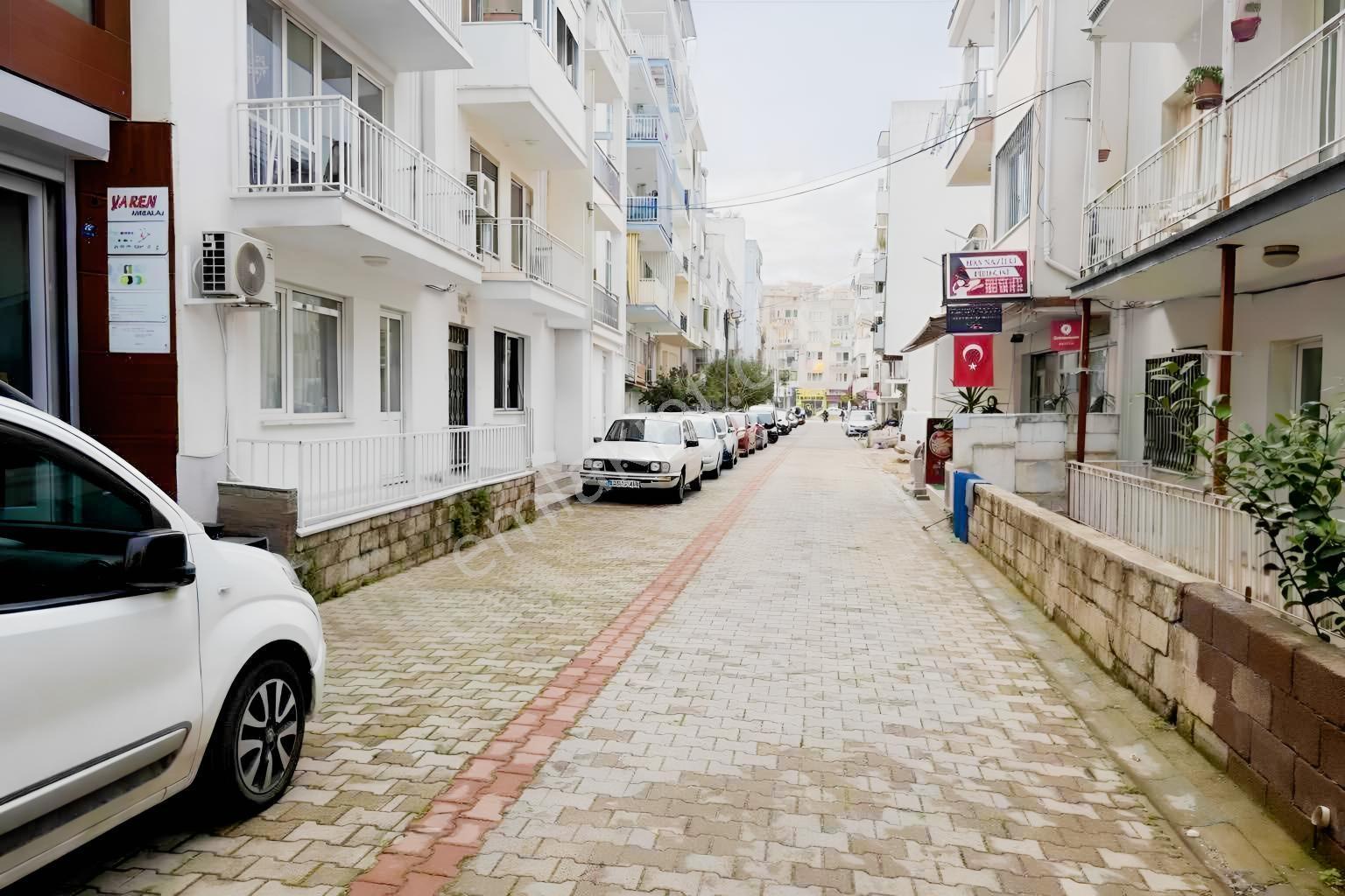 Kuşadası Sehir Merkezinde Satılık Kelepir 2+1 90 M2 Daire — fotoğraf 22