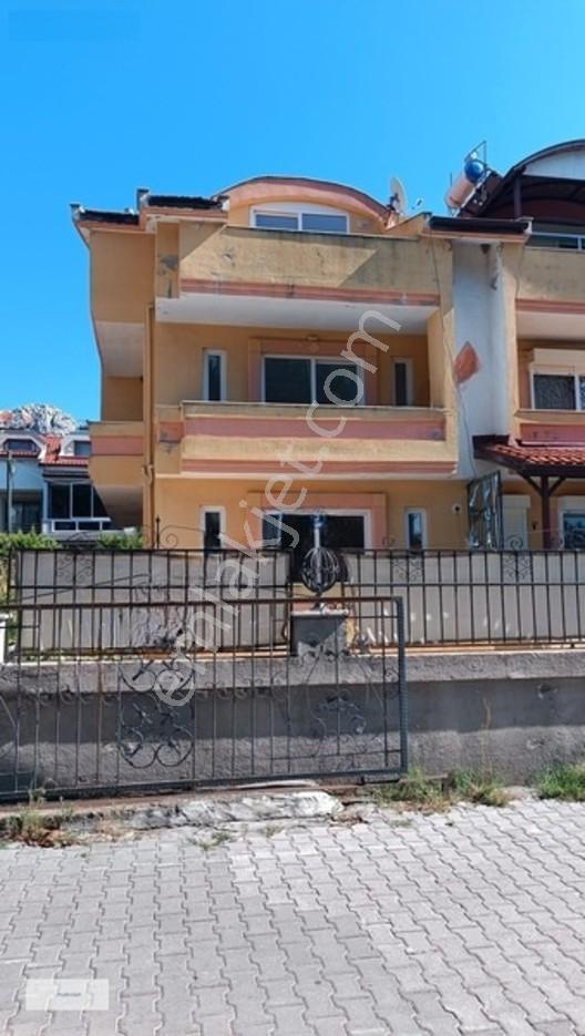 Camıavlu Mahallesı Satılık Garajlı Mustakıl Gırıskı Trıpleks Ev — fotoğraf 2