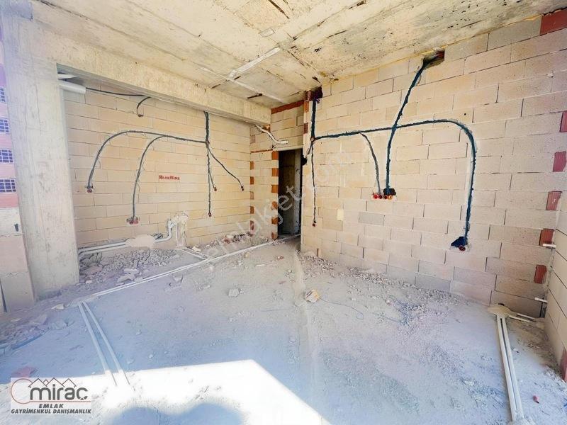 Salkımevler Mahallesinde İnşaattan Satılık 2+1 Arakat Daire — fotoğraf 2