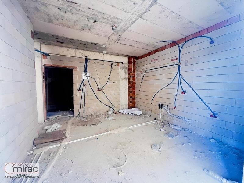 Salkımevler Mahallesinde İnşaattan Satılık 2+1 Arakat Daire — fotoğraf 3