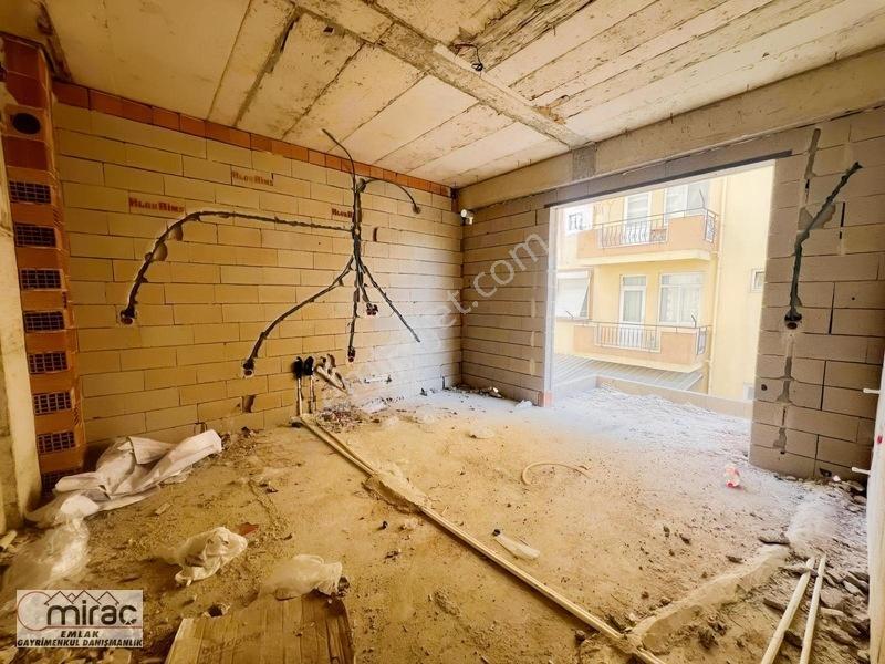 Salkımevler Mahallesinde İnşaattan Satılık 2+1 Arakat Daire — fotoğraf 4