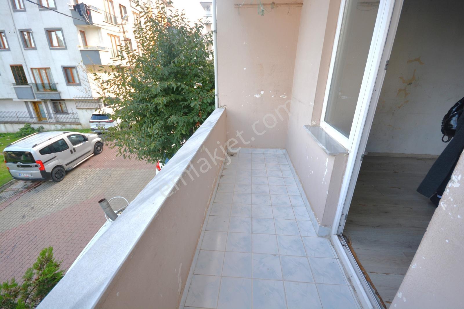 Satılık Pazarın Yanında 2+1 Merkezi Konumda Yatırımlık Daire — fotoğraf 5