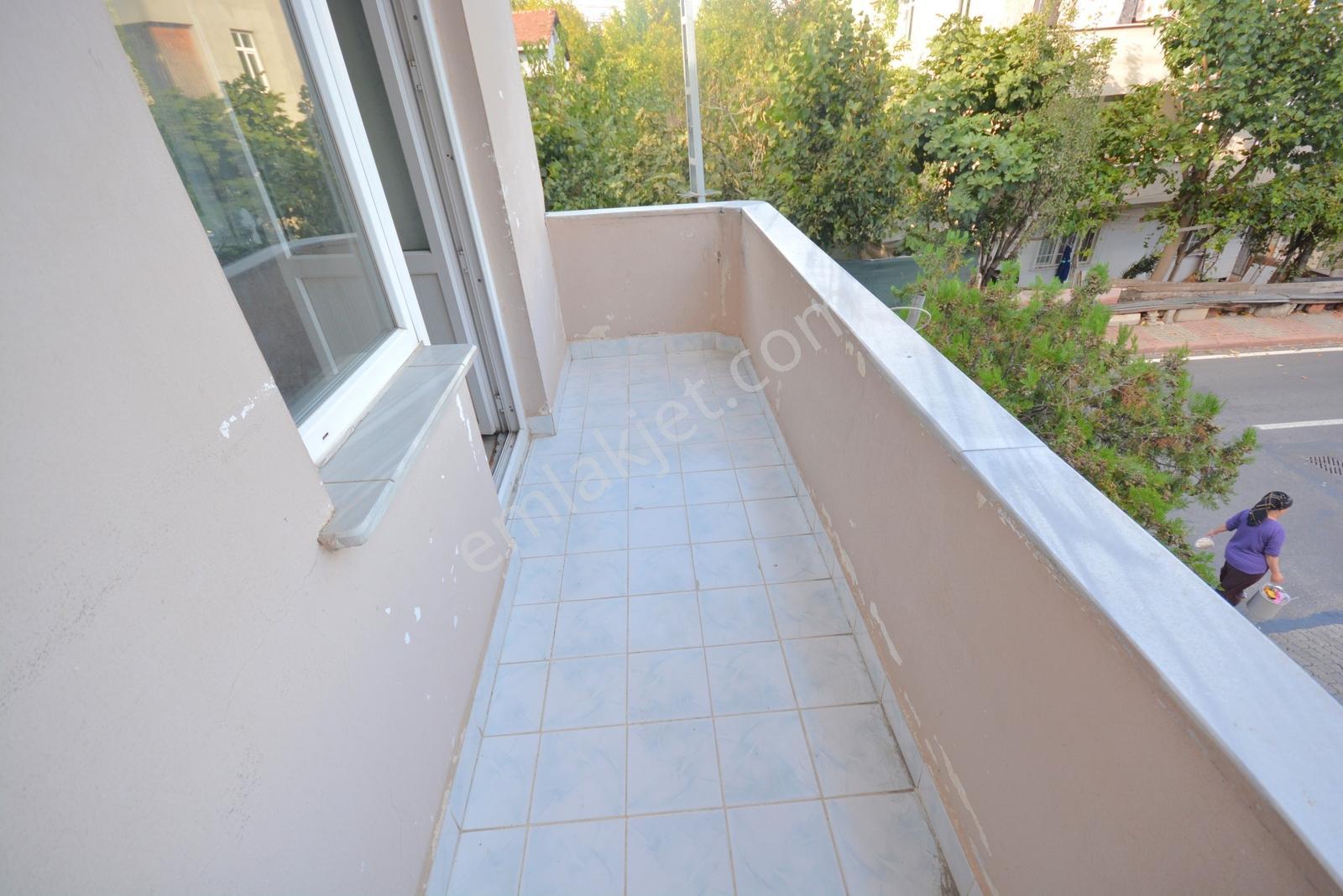 Satılık Pazarın Yanında 2+1 Merkezi Konumda Yatırımlık Daire — fotoğraf 6