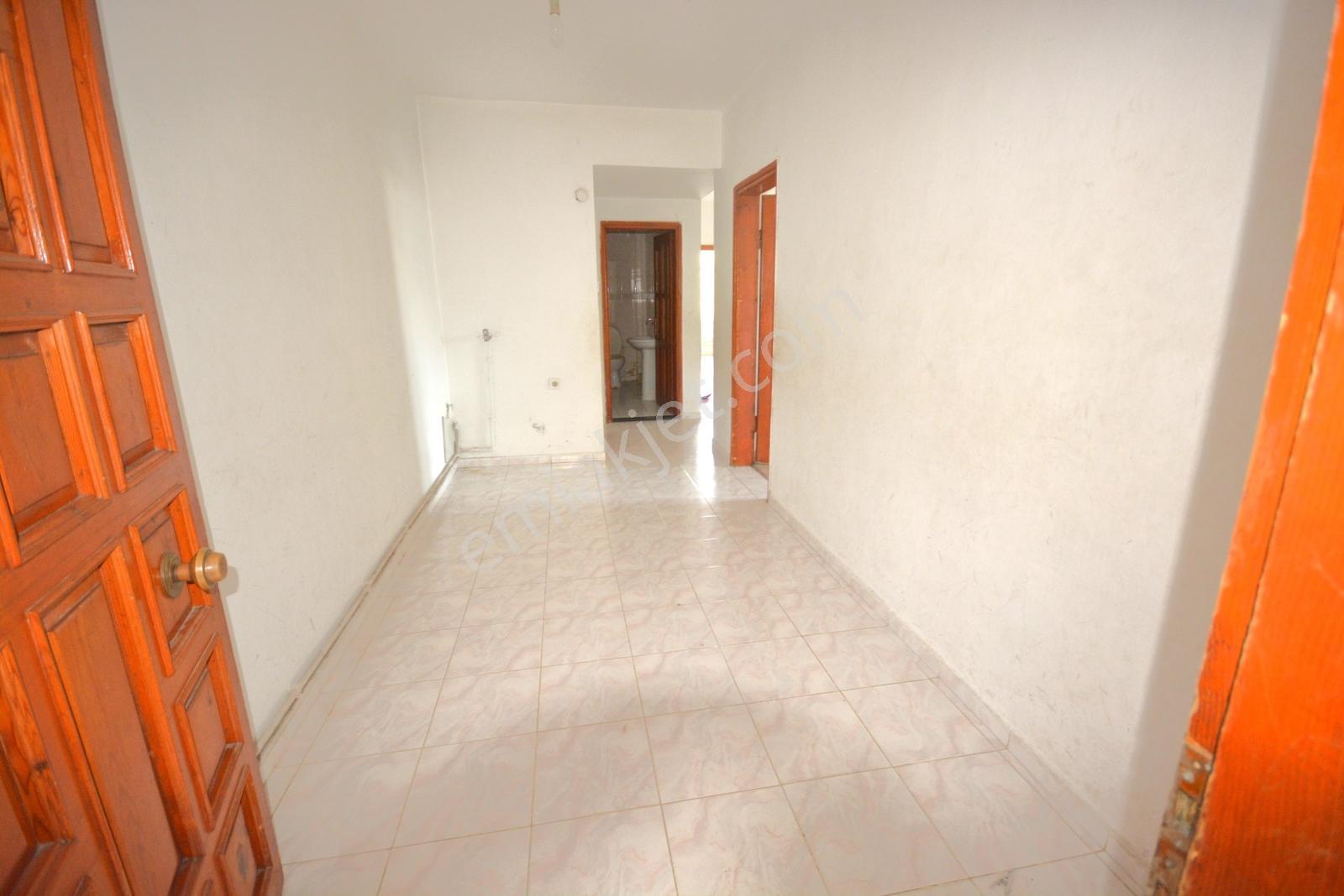 Satılık Pazarın Yanında 2+1 Merkezi Konumda Yatırımlık Daire — fotoğraf 8