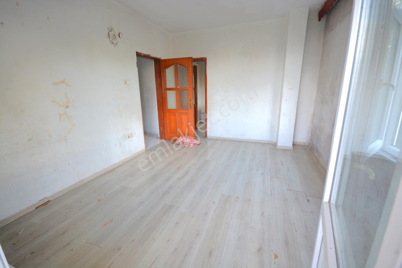 Satılık Pazarın Yanında 2+1 Merkezi Konumda Yatırımlık Daire — fotoğraf 15
