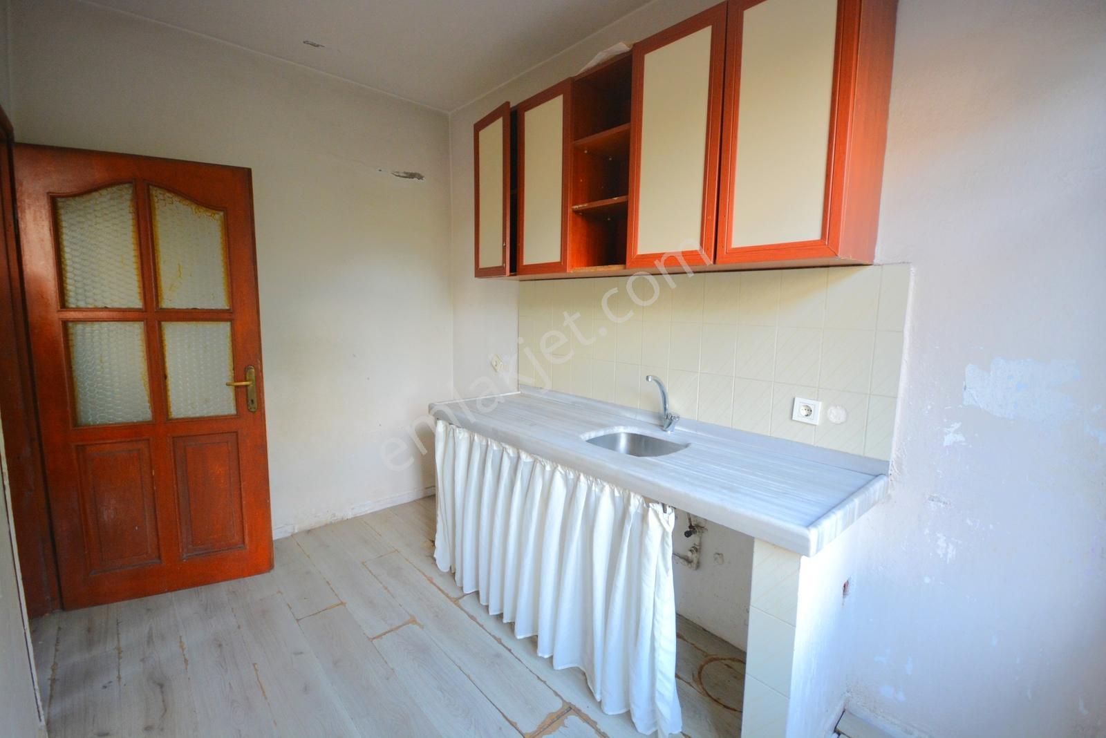 Satılık Pazarın Yanında 2+1 Merkezi Konumda Yatırımlık Daire — fotoğraf 19