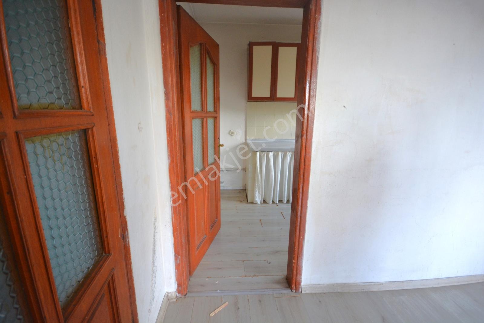 Satılık Pazarın Yanında 2+1 Merkezi Konumda Yatırımlık Daire — fotoğraf 22