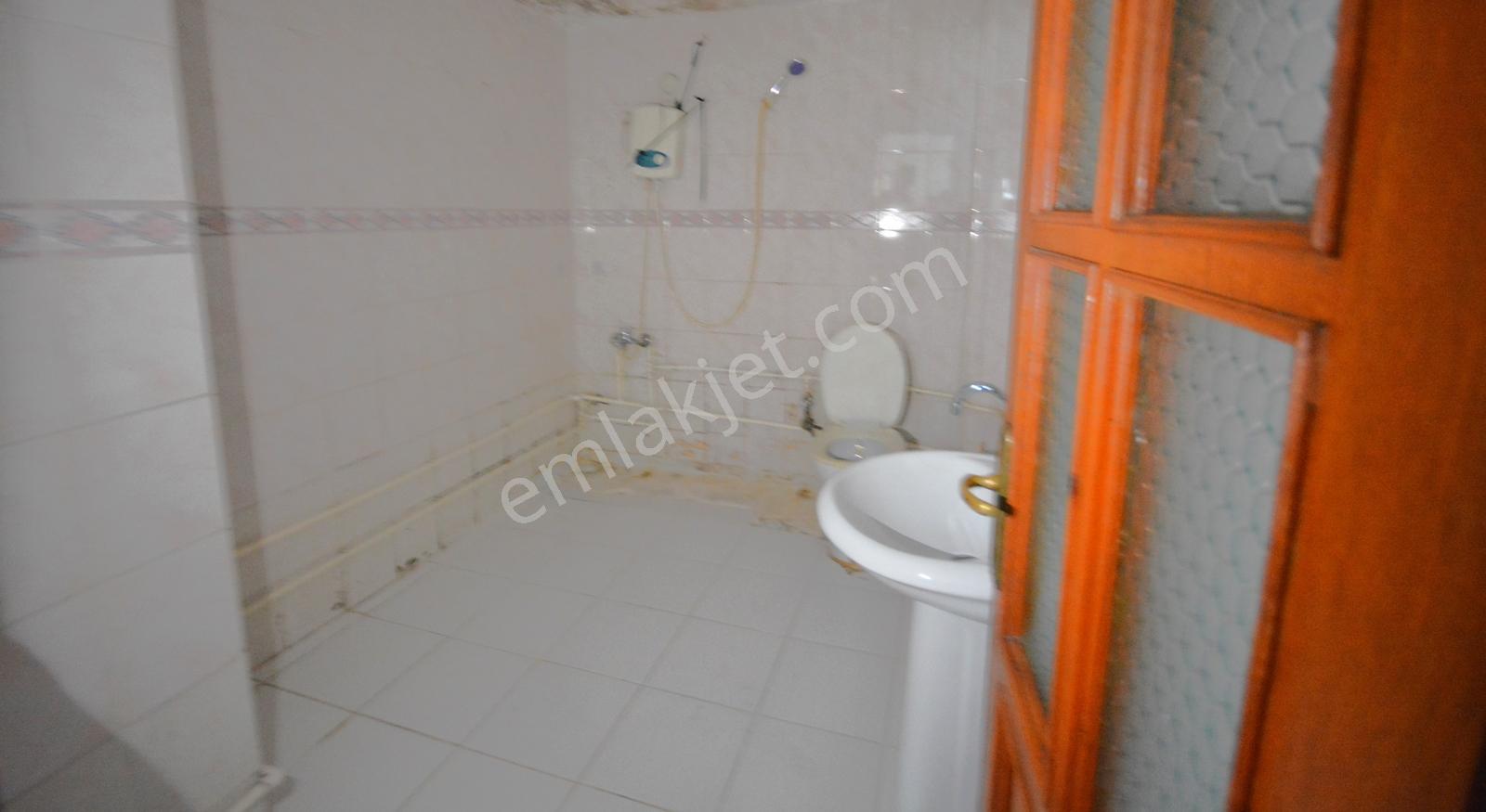 Satılık Pazarın Yanında 2+1 Merkezi Konumda Yatırımlık Daire — fotoğraf 23