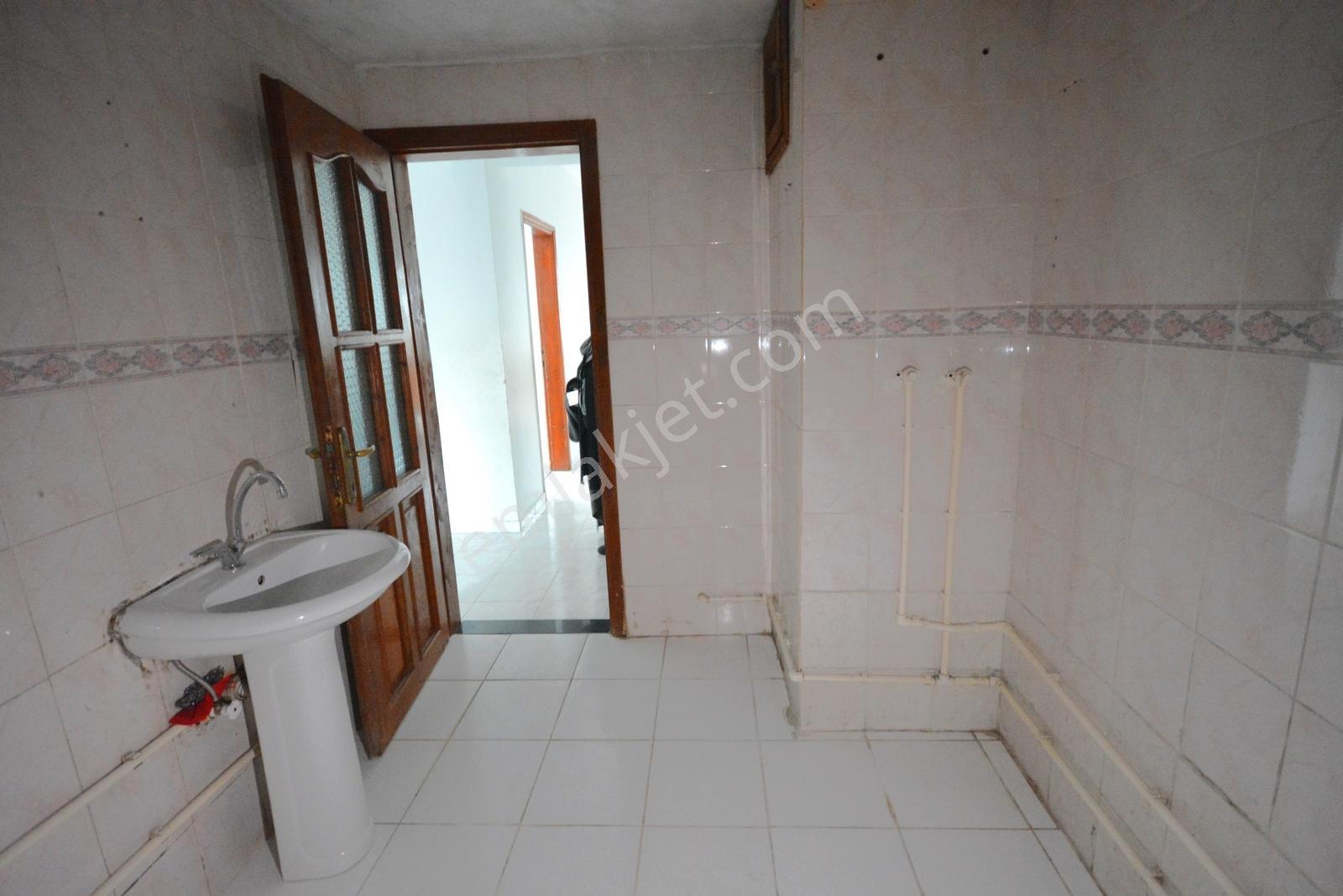 Satılık Pazarın Yanında 2+1 Merkezi Konumda Yatırımlık Daire — fotoğraf 25