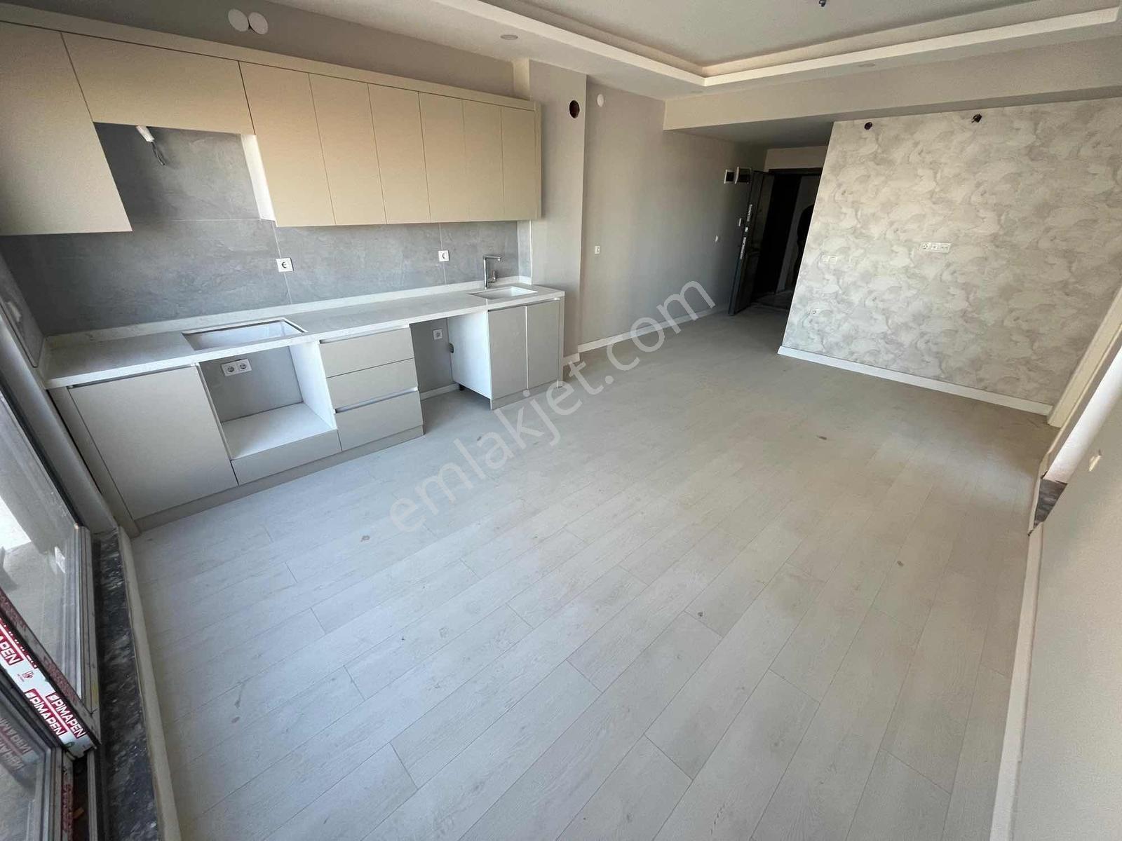 Havuzlu Kapalı Otoparklı Site İçinde Geniş Ve Lüks 1+1 — fotoğraf 8