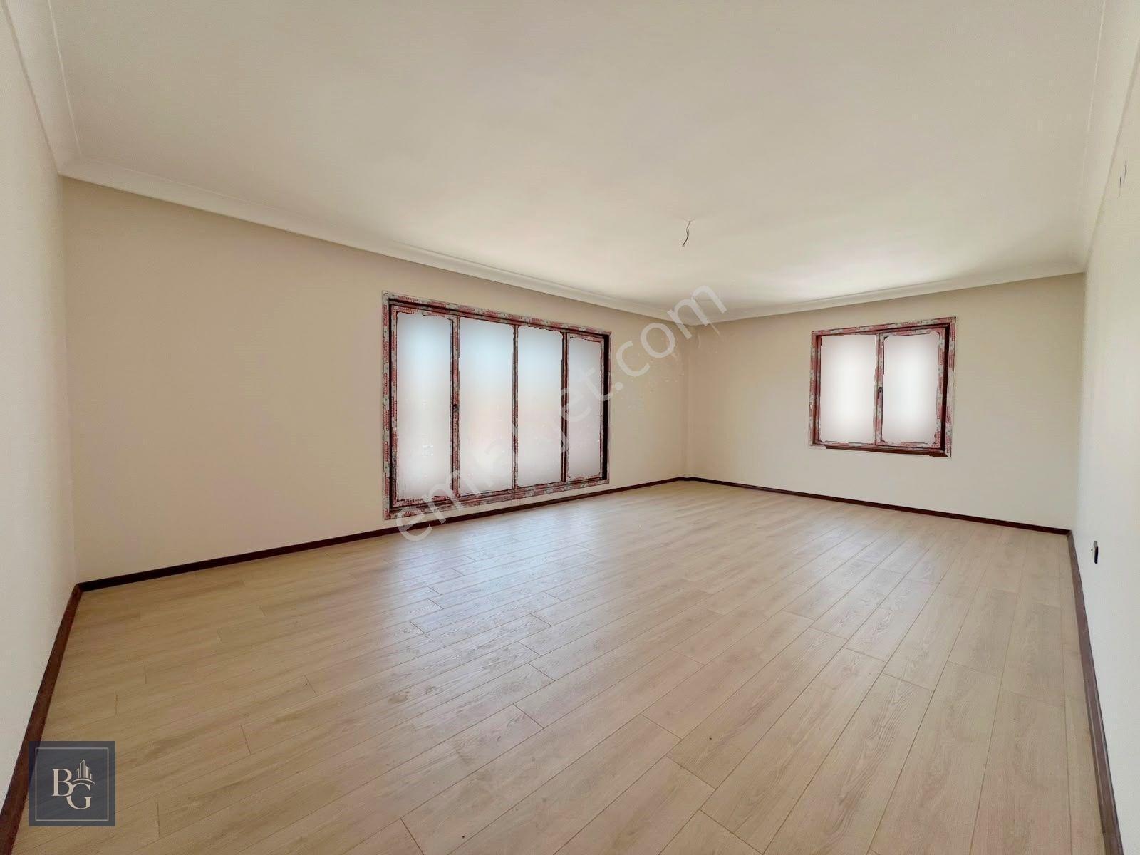 ⫸︎b*g⫷938 Cad. Üzeri Üç Bloklu Sitede Yapılı Katta Ön Cephe 3+1 — fotoğraf 15