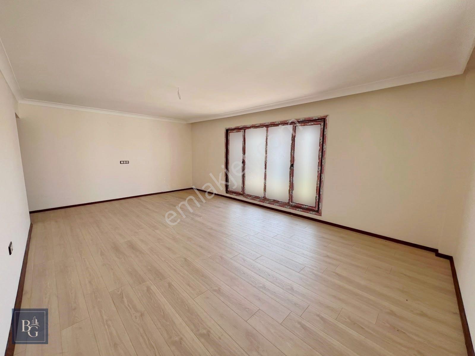 ⫸︎b*g⫷938 Cad. Üzeri Üç Bloklu Sitede Yapılı Katta Ön Cephe 3+1 — fotoğraf 18