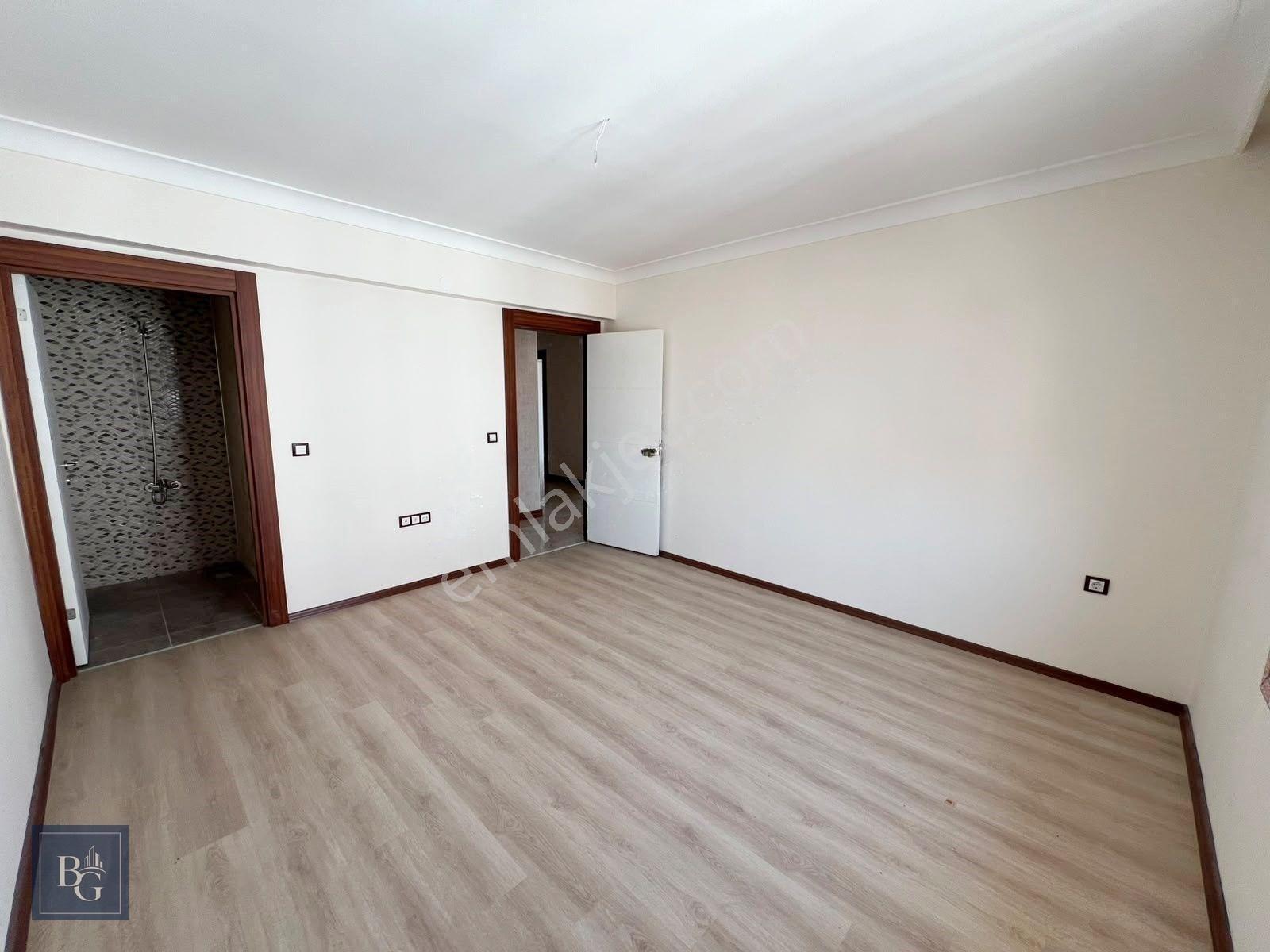 ⫸︎b*g⫷938 Cad. Üzeri Üç Bloklu Sitede Yapılı Katta Ön Cephe 3+1 — fotoğraf 21