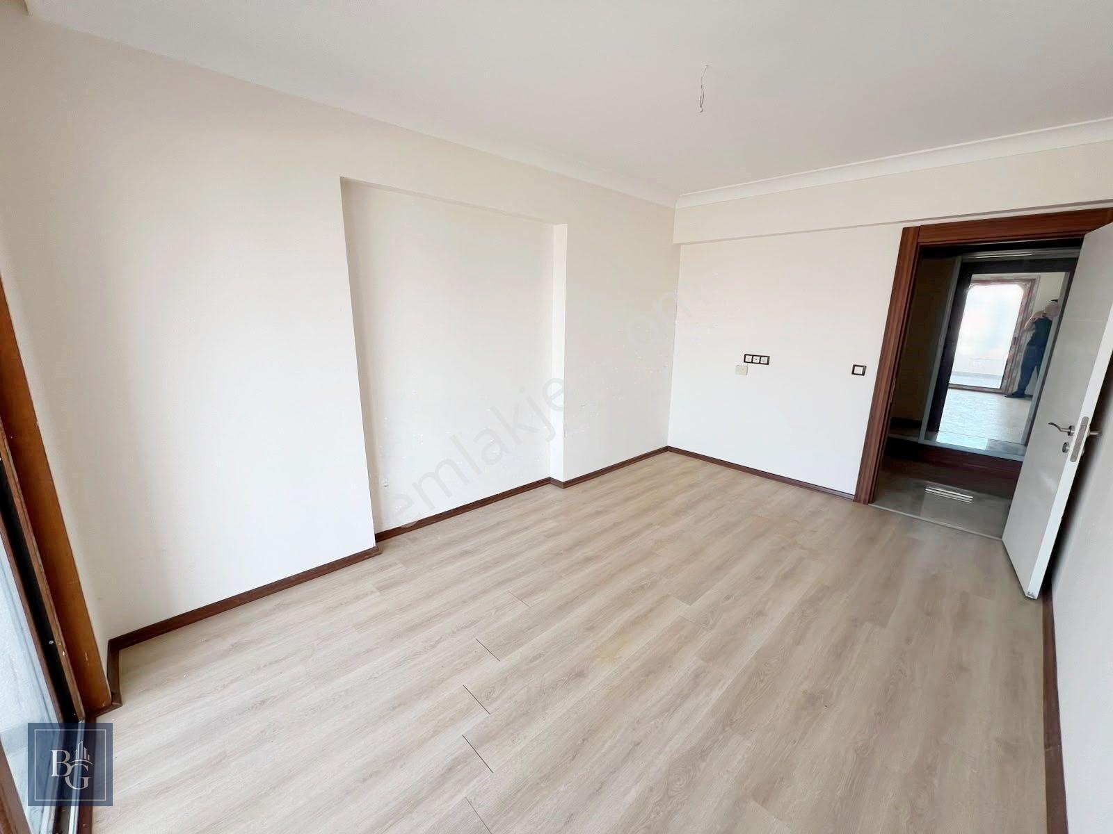 ⫸︎b*g⫷938 Cad. Üzeri Üç Bloklu Sitede Yapılı Katta Ön Cephe 3+1 — fotoğraf 35