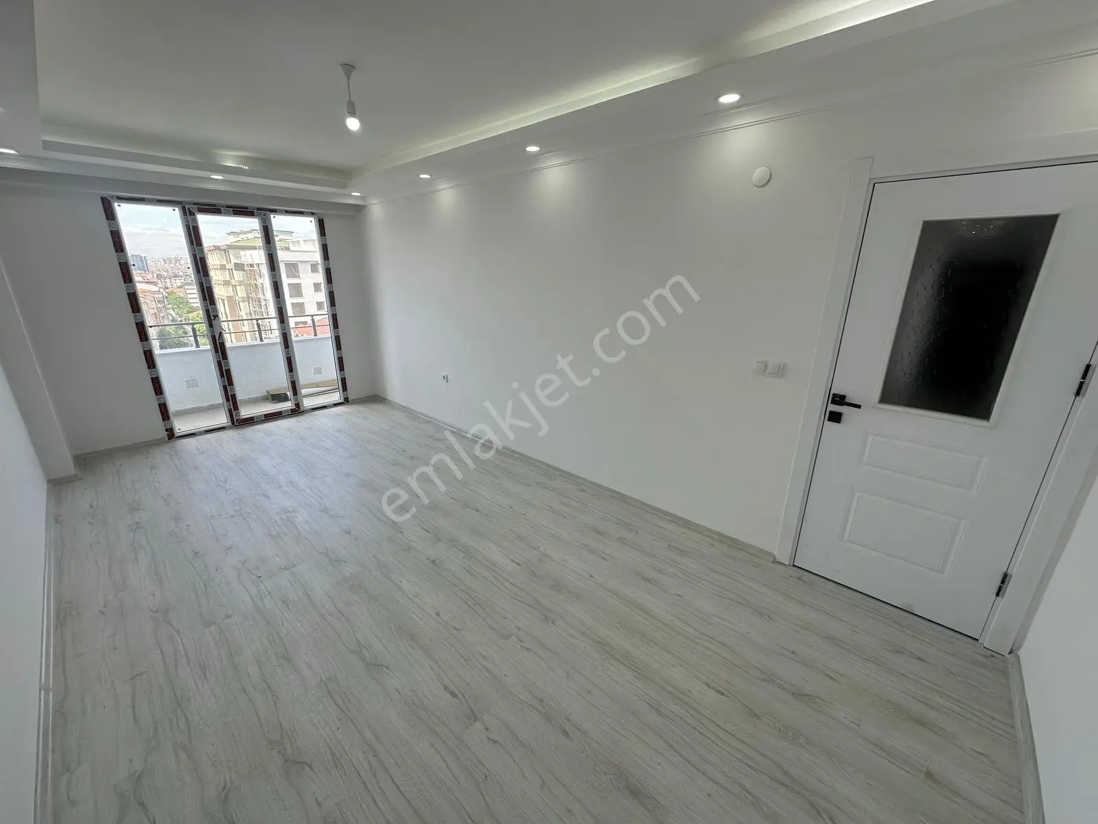 Family' Den Şirinevler Sitede Satılık 2+1 81 M² Sıfır Lüx Daire — fotoğraf 3