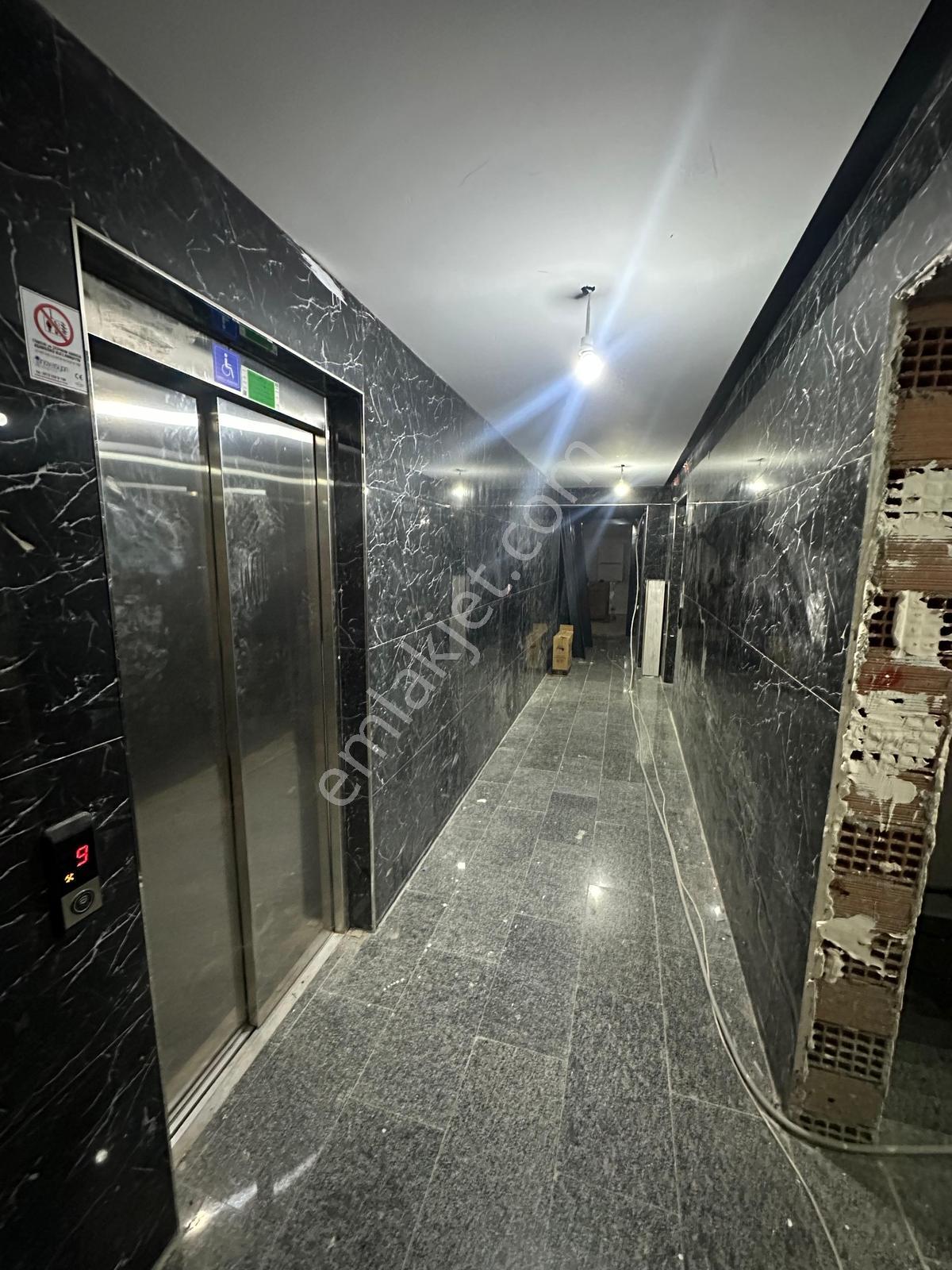 Family' Den Şirinevler Sitede Satılık 2+1 81 M² Sıfır Lüx Daire — fotoğraf 27