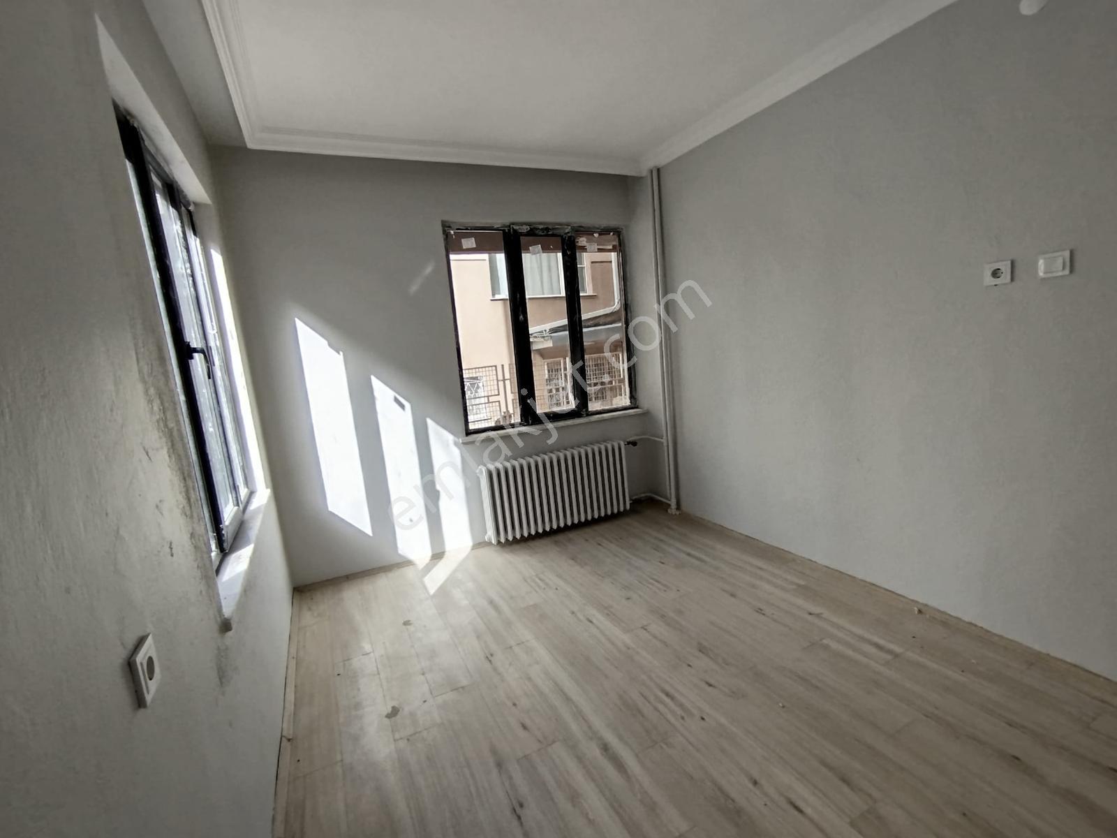 Bahadan Konevinde Merkezi Yerde Hesaplı Satılık 3+ Daire — fotoğraf 5