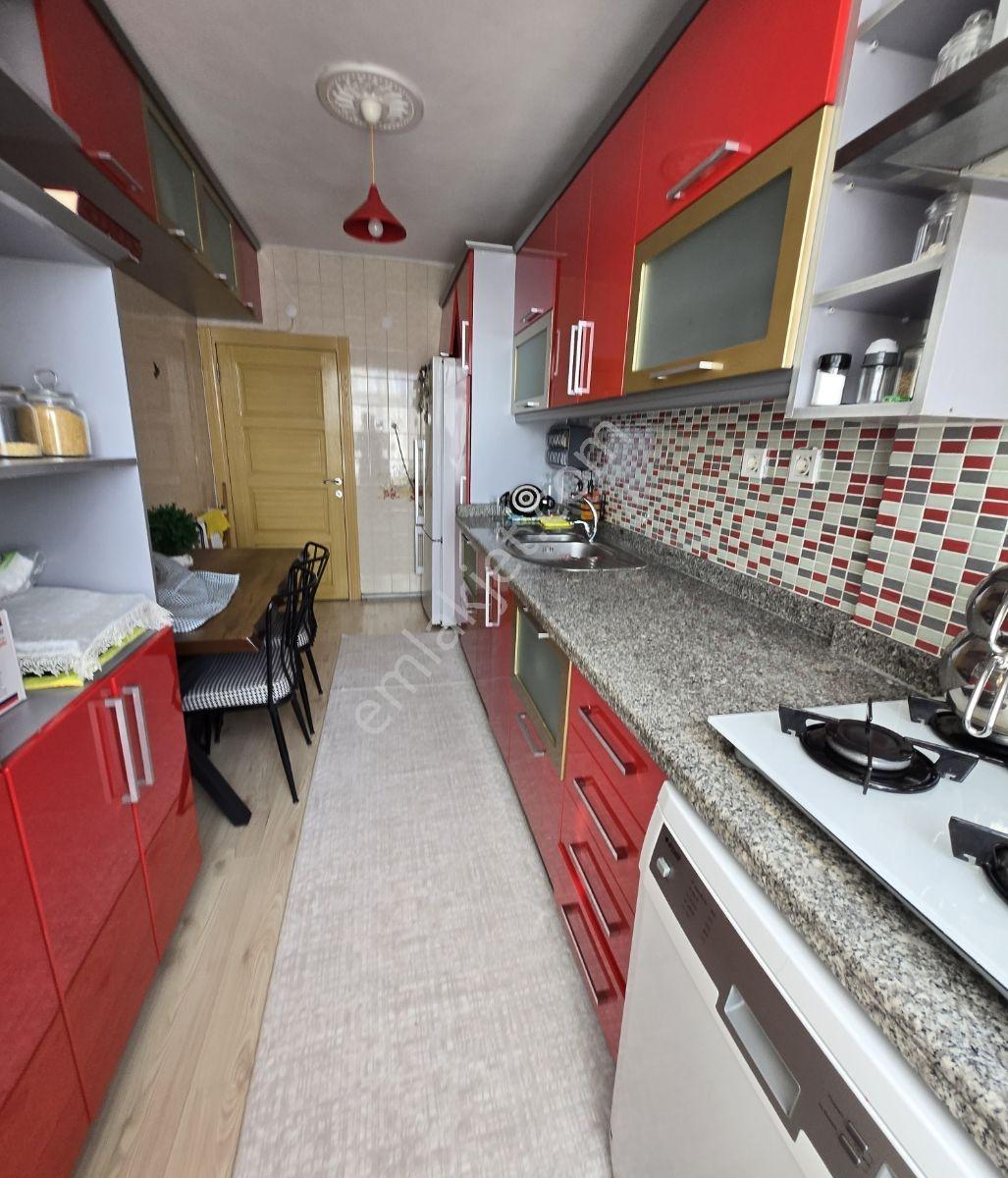 Çamçeşme Mah. E-5 Yakın Asansörlü Divan Otel Arkası 3+1 Satılık — fotoğraf 4