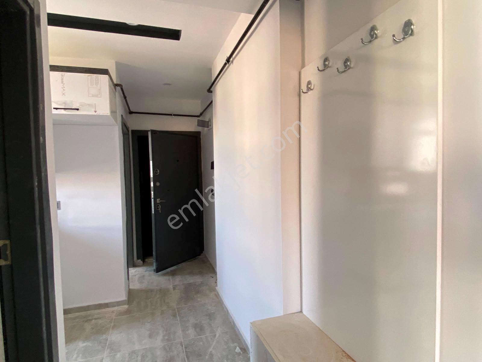 Emlak 72' Den Fatih Mah. Ana Cadde Üzeri Satılık 2+0 Sıfır Daire — fotoğraf 3