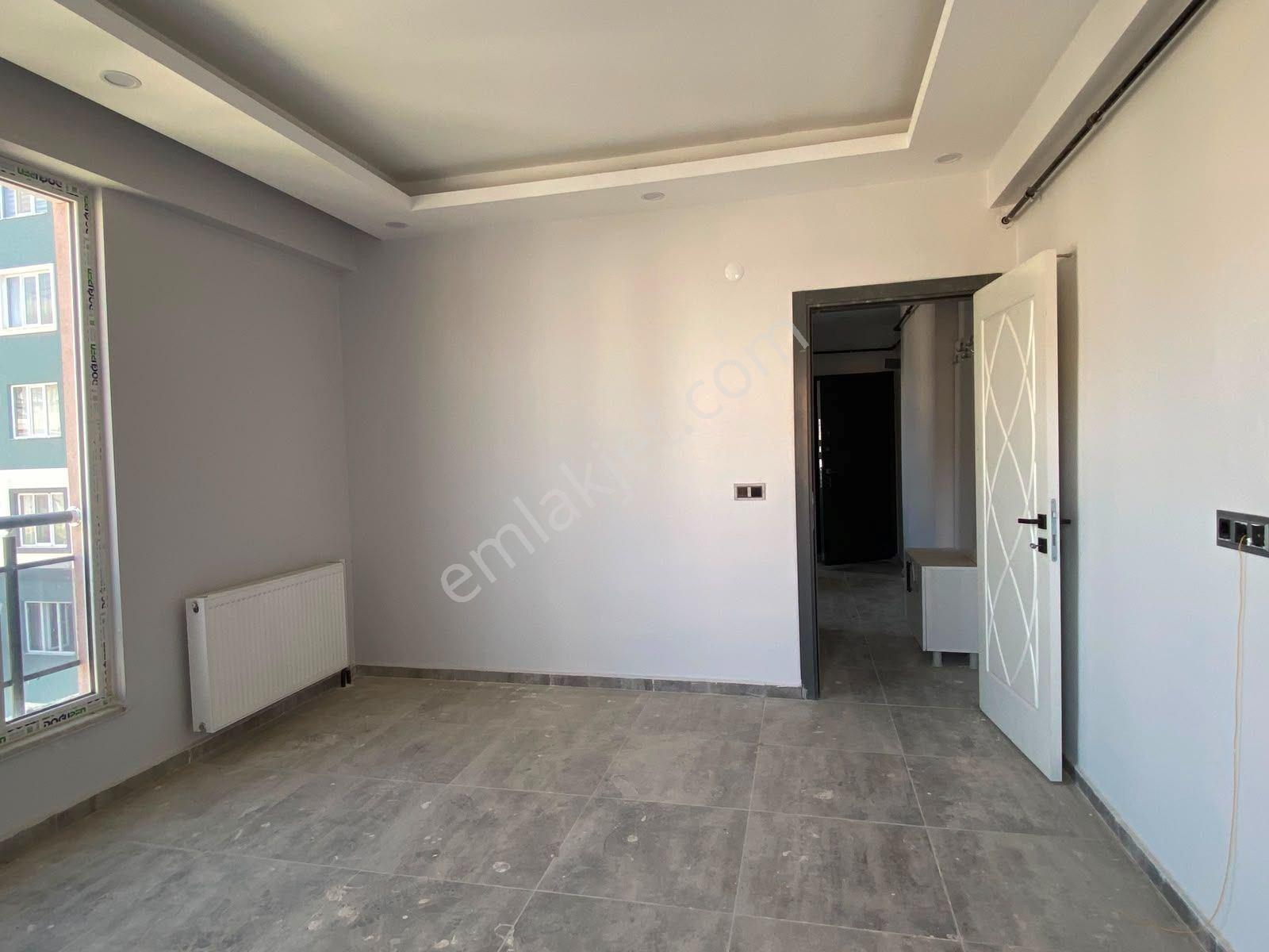 Emlak 72' Den Fatih Mah. Ana Cadde Üzeri Satılık 2+0 Sıfır Daire — fotoğraf 4