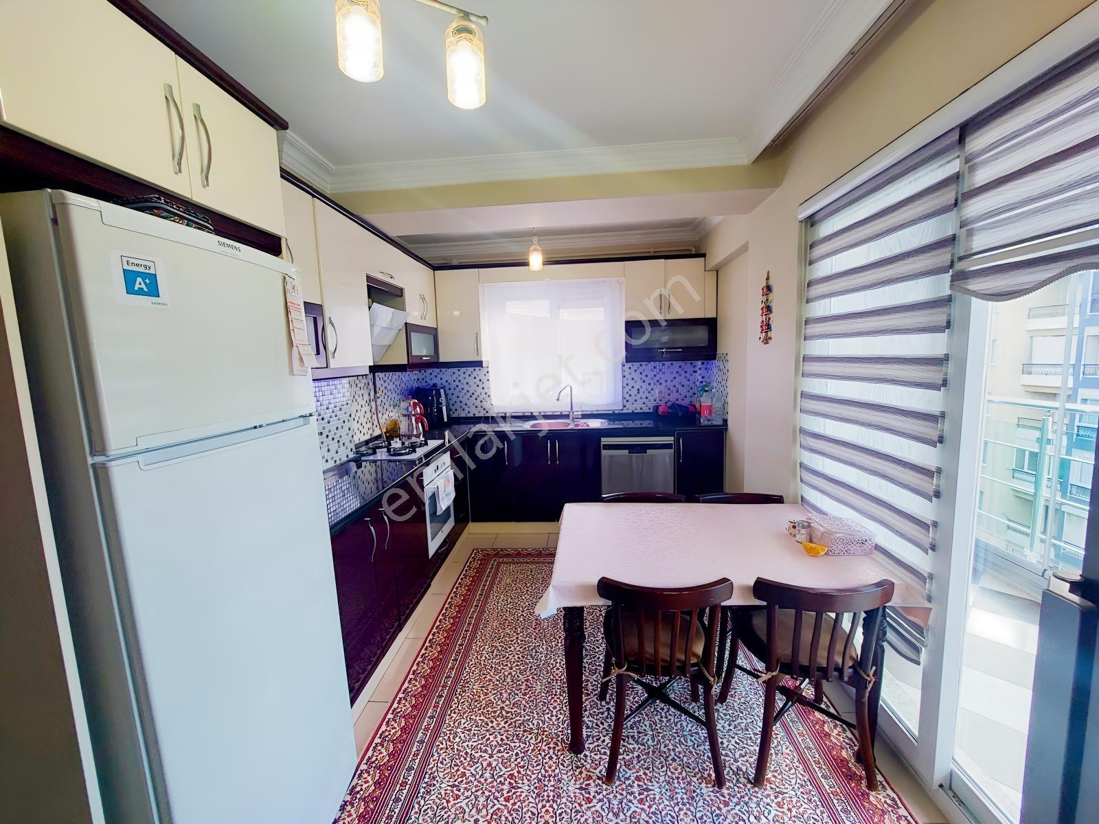 Acil Metro İstasyonu Karşısı D.gazlı Ebeveyn Banyolu 120m2 3+1 — fotoğraf 6