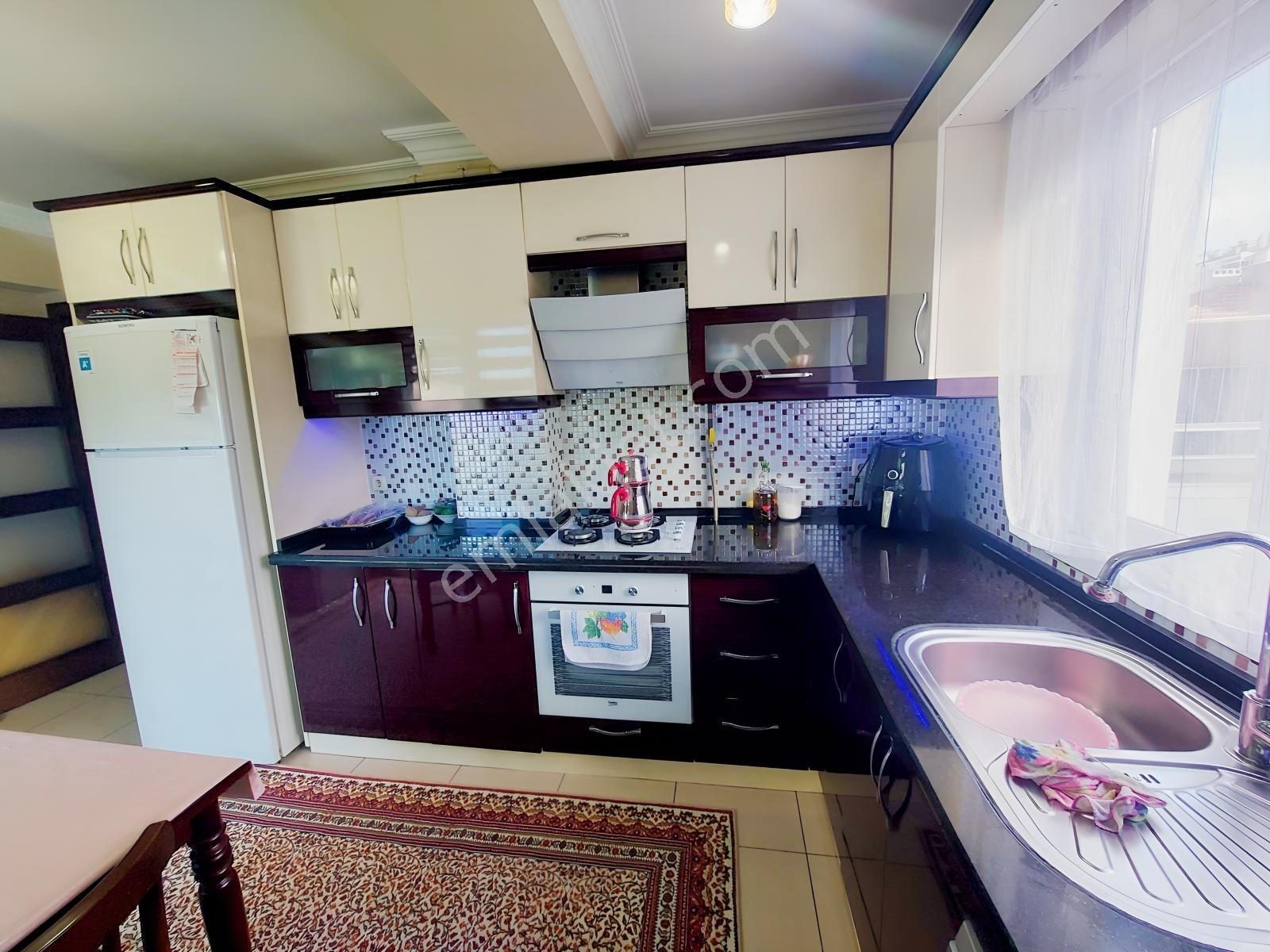 Acil Metro İstasyonu Karşısı D.gazlı Ebeveyn Banyolu 120m2 3+1 — fotoğraf 8
