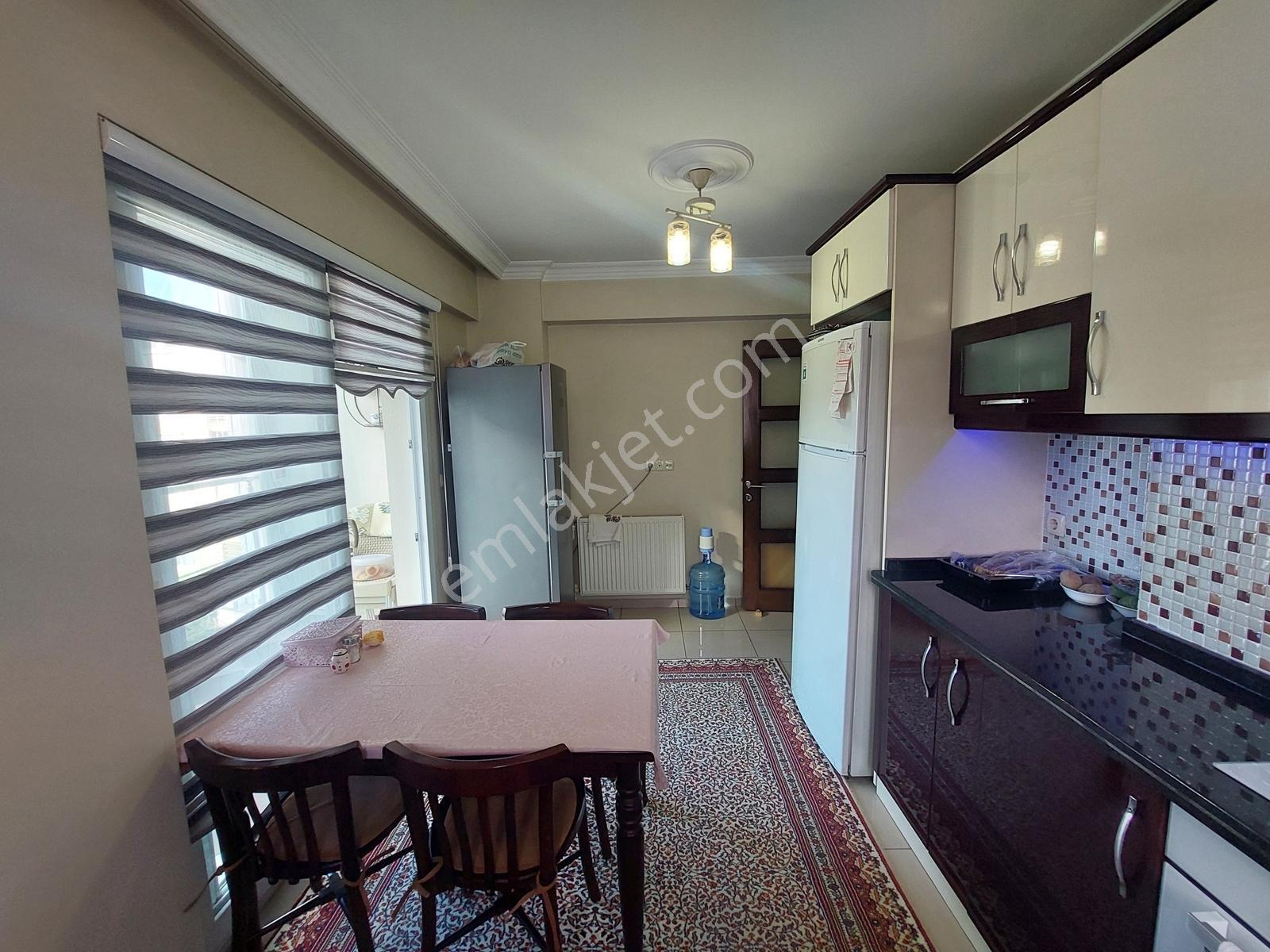 Acil Metro İstasyonu Karşısı D.gazlı Ebeveyn Banyolu 120m2 3+1 — fotoğraf 9