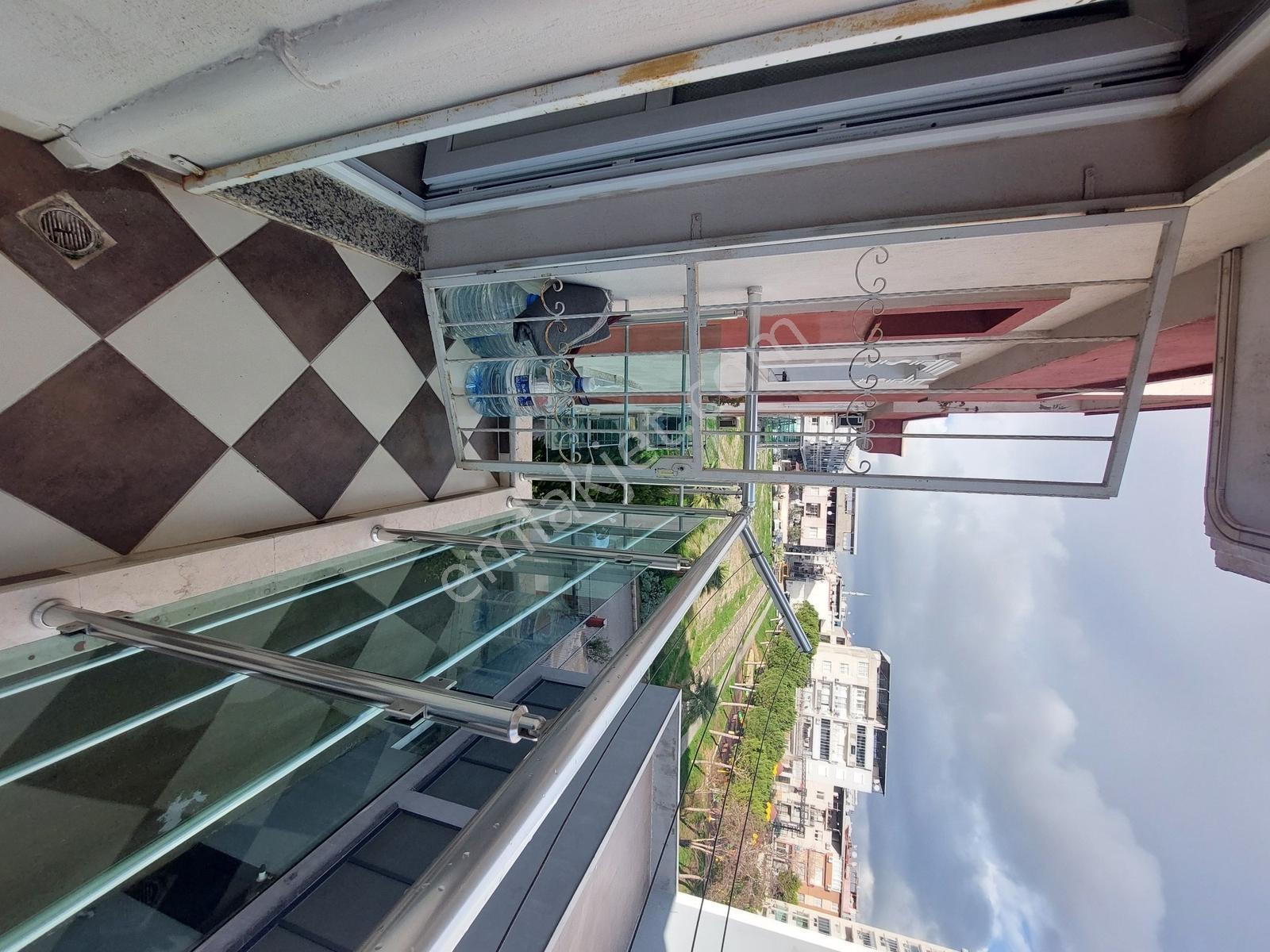 Acil Metro İstasyonu Karşısı D.gazlı Ebeveyn Banyolu 120m2 3+1 — fotoğraf 19