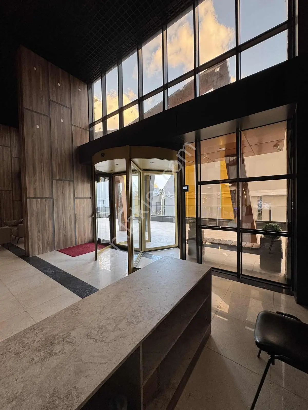 Alipaşa Mahallesin"de Ofise Uygun | Uysal Centroda 55 M² 1+1 — fotoğraf 13