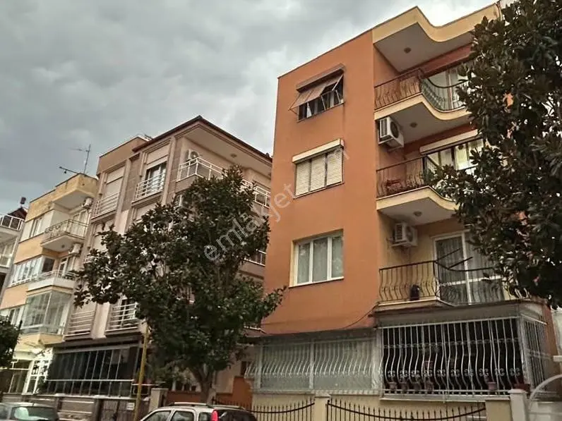 Ödemiş Atatürk Mahallesinde Merkez De 3+1 Açık Mutfaklı
