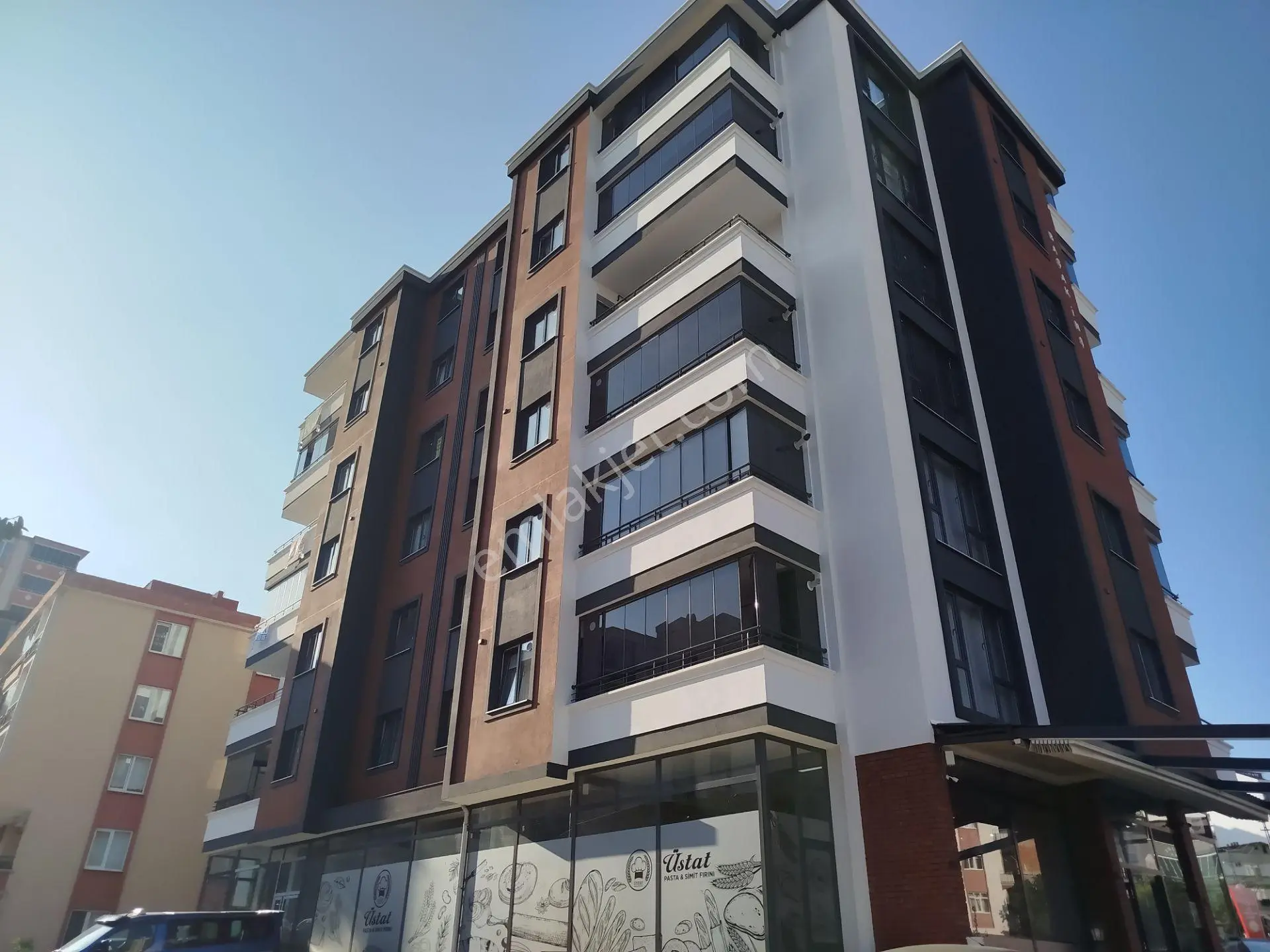 Yeski Emlâk İnşaattan Satılık 3+1 Daire Caddeye Cephe