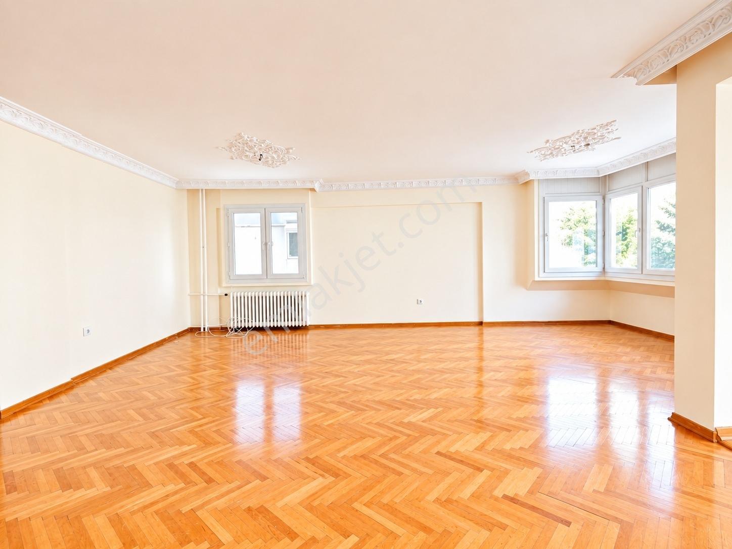 Göztepe Mithatpaşa Caddesinde | 192 M² | 4+1 | Satılık Daire