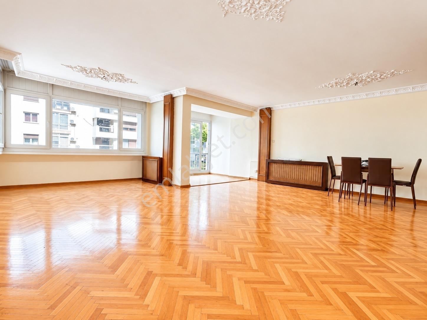 Göztepe Mithatpaşa Caddesinde | 192 M² | 4+1 | Satılık Daire — fotoğraf 2