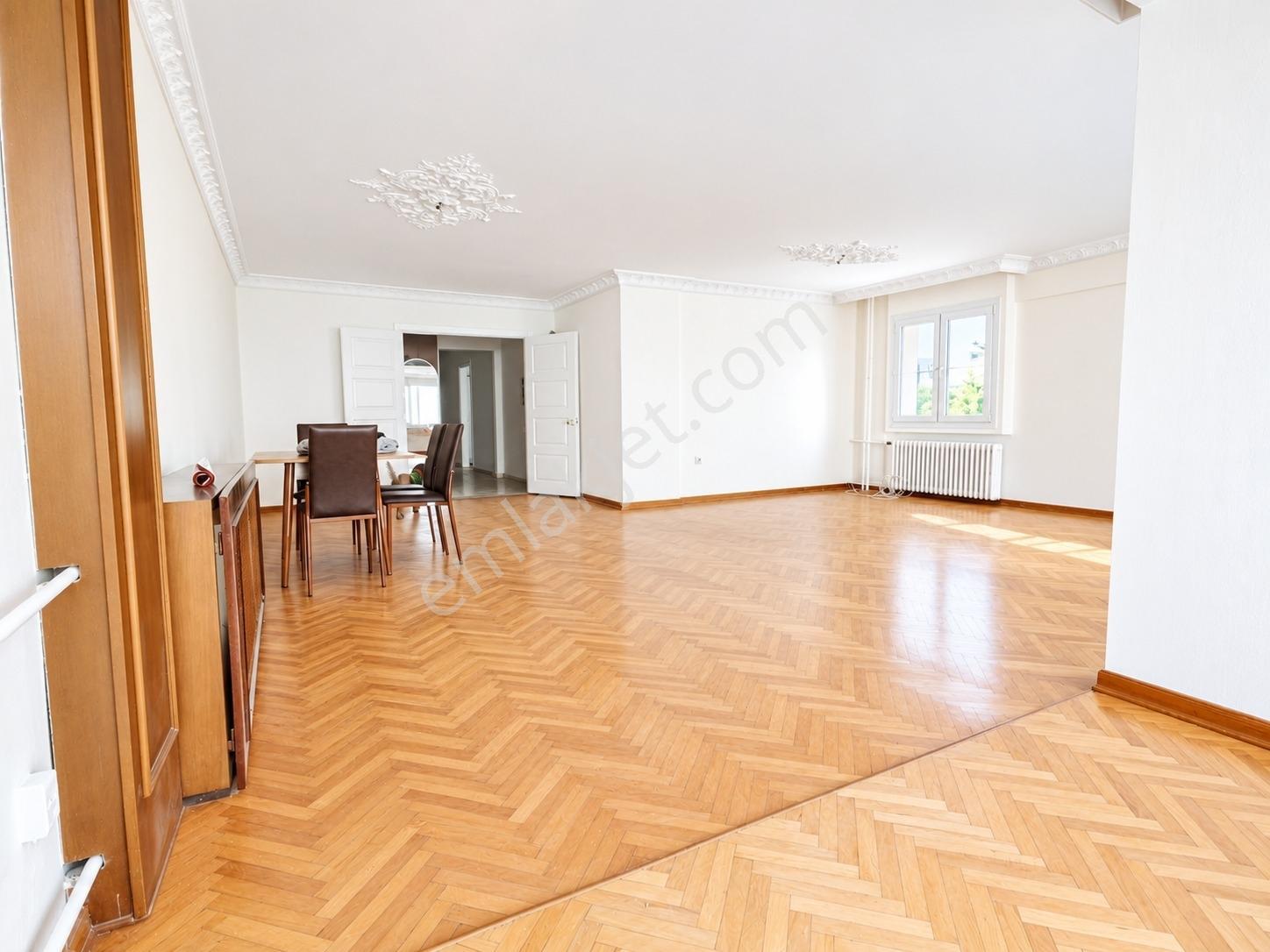 Göztepe Mithatpaşa Caddesinde | 192 M² | 4+1 | Satılık Daire — fotoğraf 4