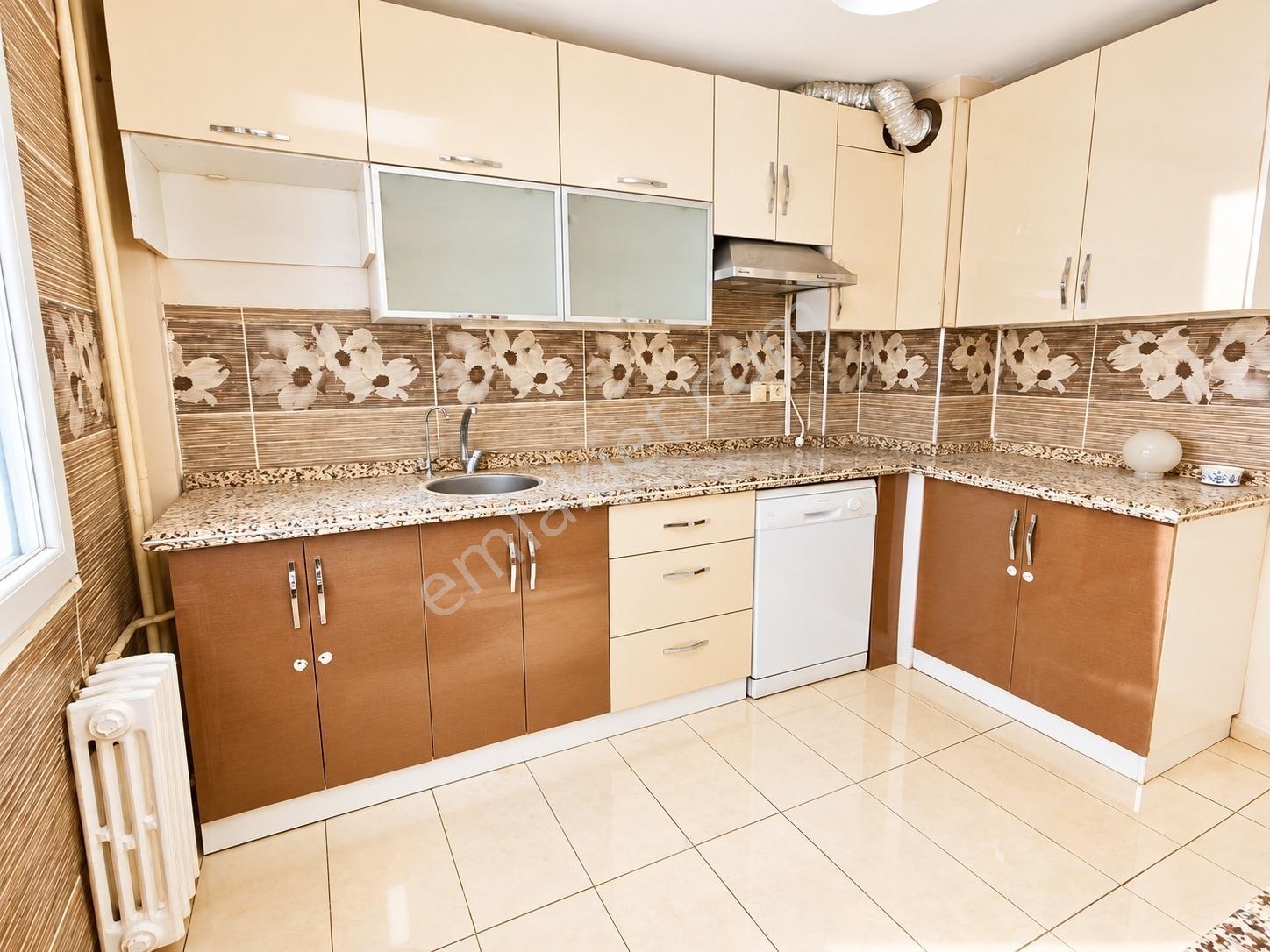 Göztepe Mithatpaşa Caddesinde | 192 M² | 4+1 | Satılık Daire — fotoğraf 12