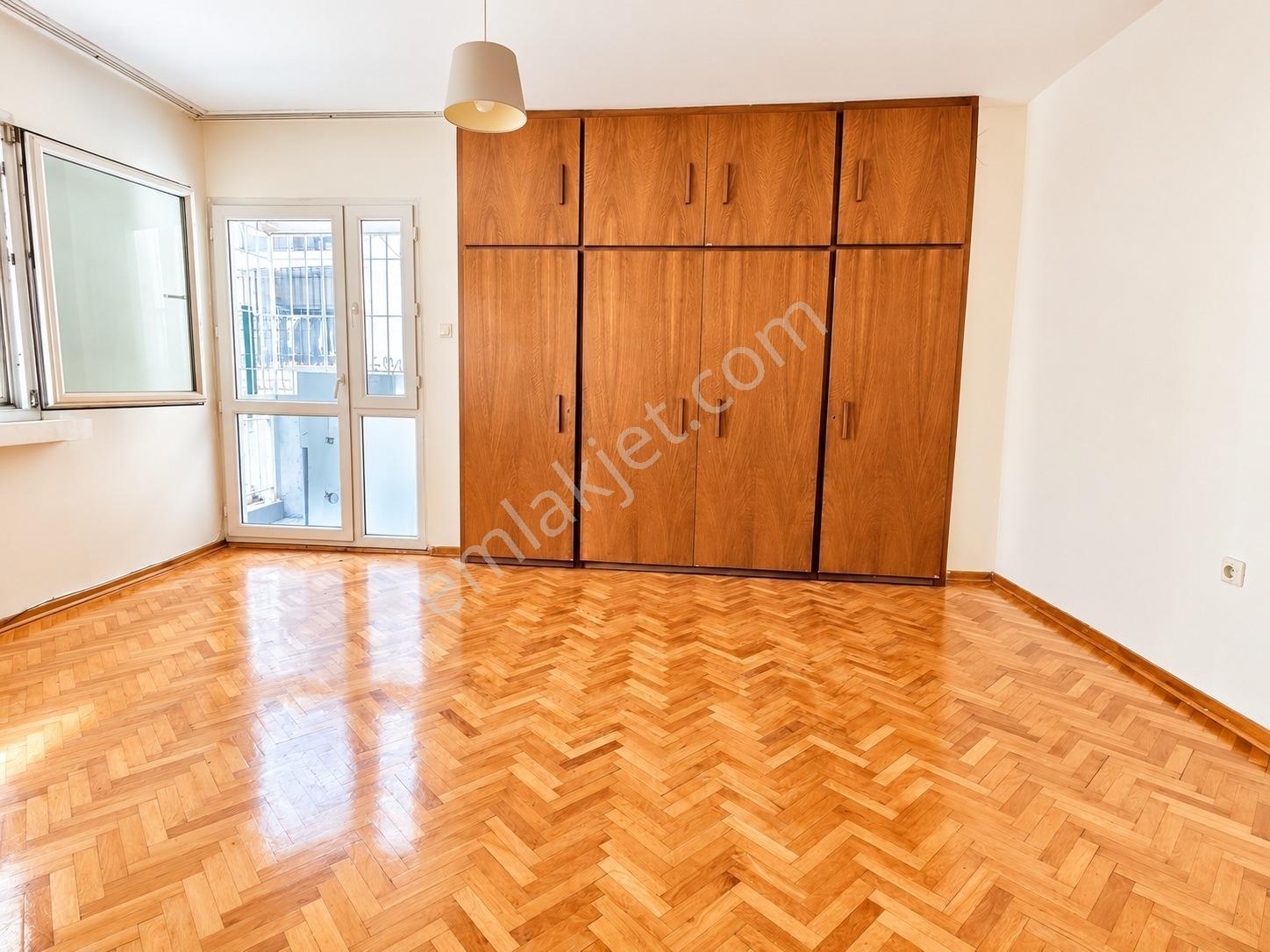 Göztepe Mithatpaşa Caddesinde | 192 M² | 4+1 | Satılık Daire — fotoğraf 16