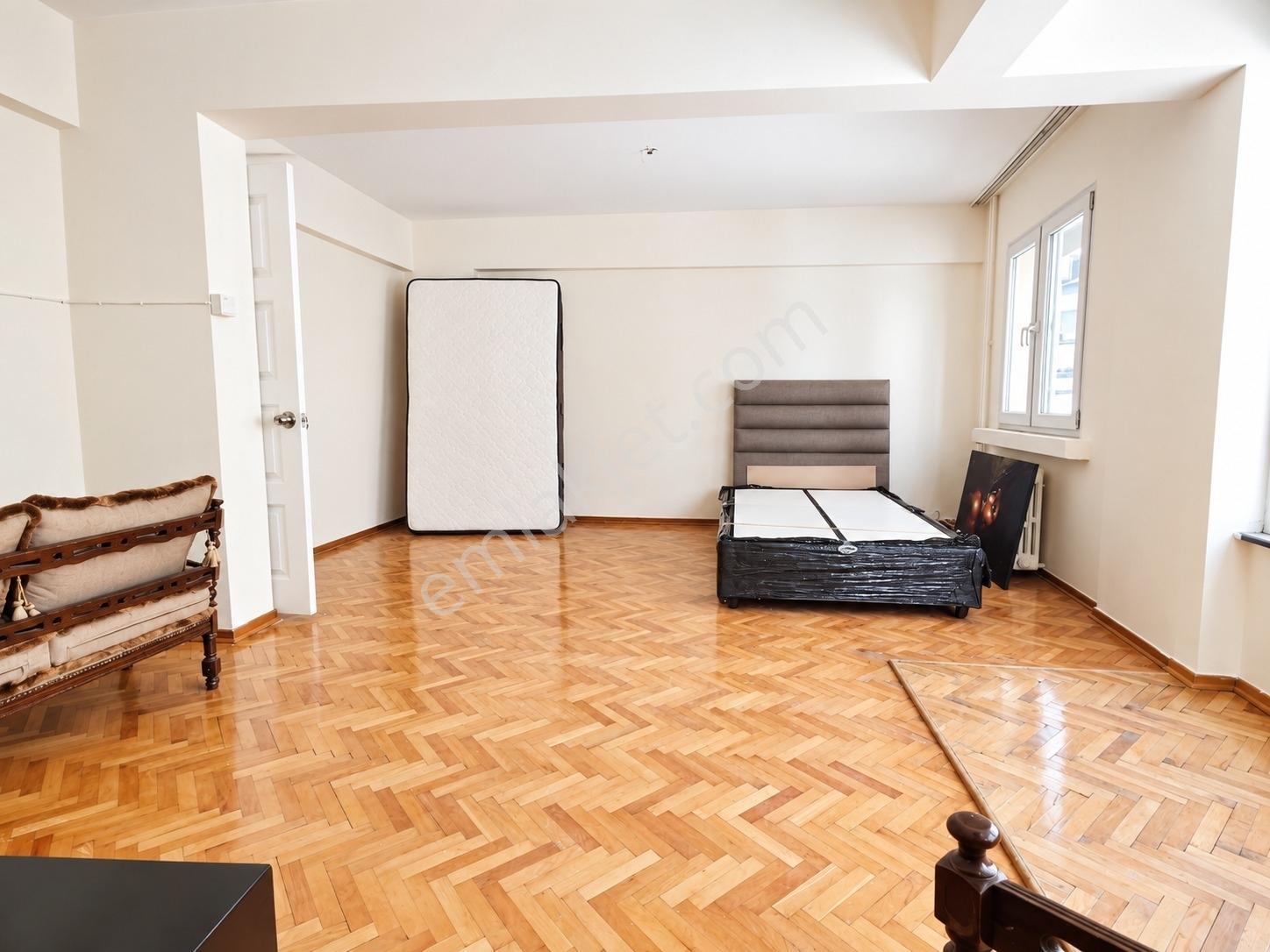 Göztepe Mithatpaşa Caddesinde | 192 M² | 4+1 | Satılık Daire — fotoğraf 25