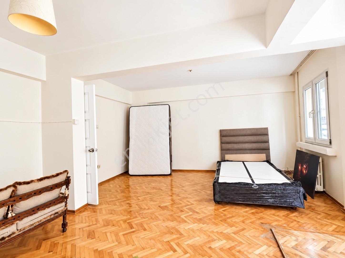 Göztepe Mithatpaşa Caddesinde | 192 M² | 4+1 | Satılık Daire — fotoğraf 31