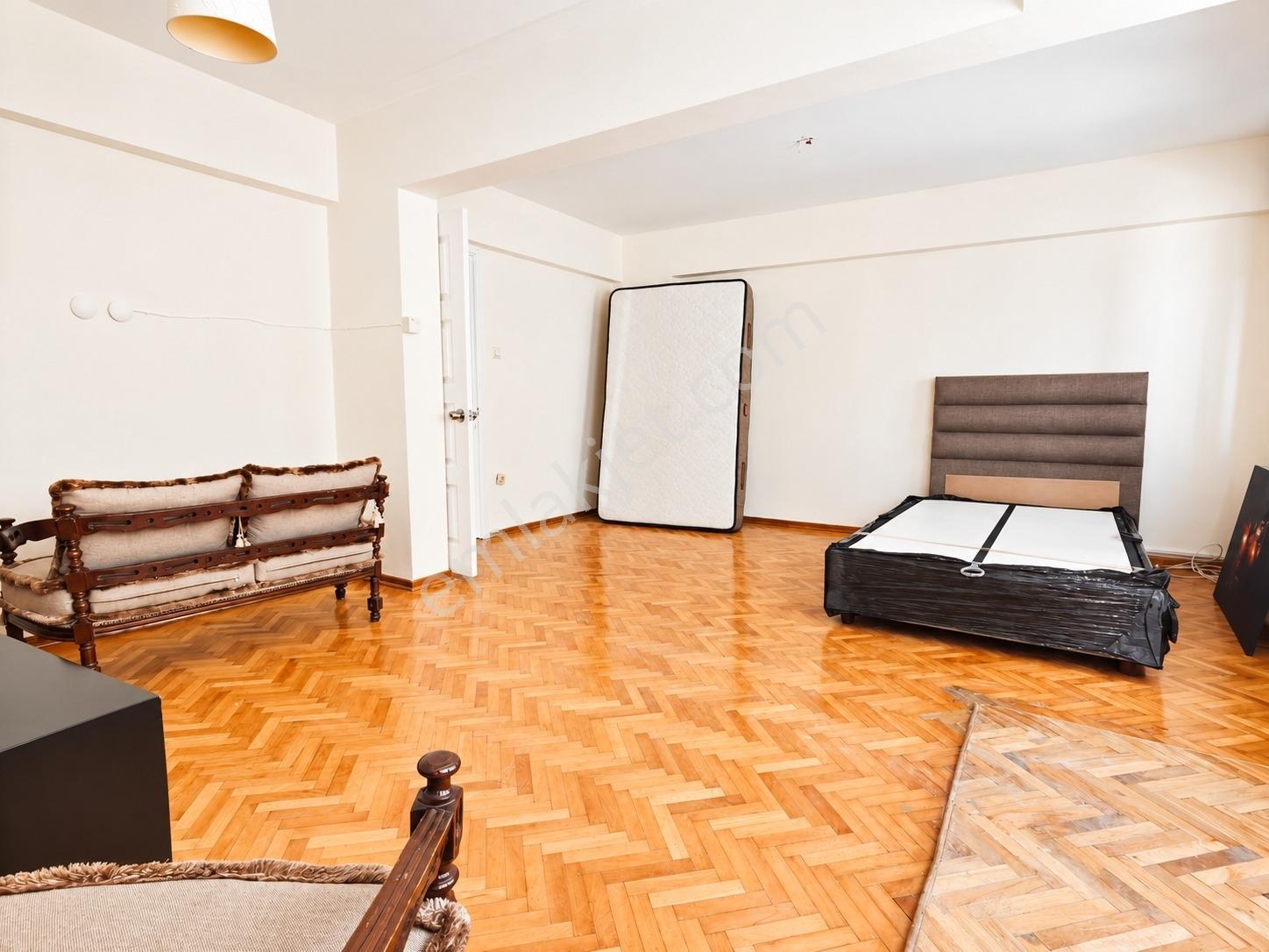 Göztepe Mithatpaşa Caddesinde | 192 M² | 4+1 | Satılık Daire — fotoğraf 32