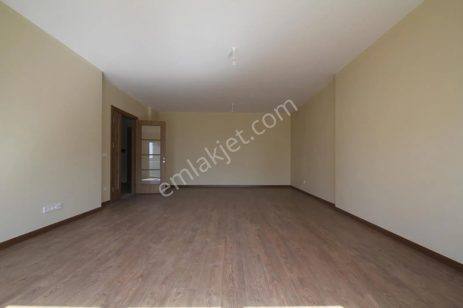 Çiğdem Emlak'tan Locamahalde Hiç Kullanılmamış Satılık 3+1 Daire — fotoğraf 3