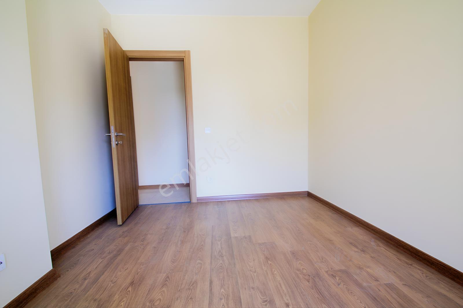 Çiğdem Emlak'tan Locamahalde Hiç Kullanılmamış Satılık 3+1 Daire — fotoğraf 19