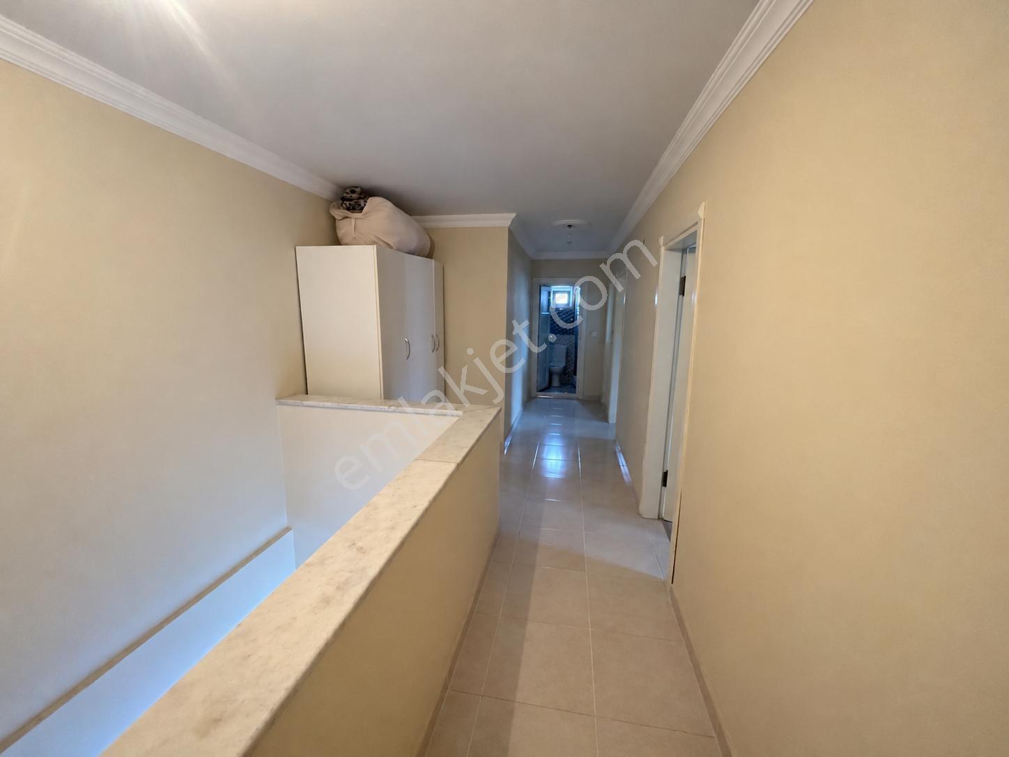 Derince Yenikent Yakını220 M² 4+1 Teraslı Çatı Dubleksi