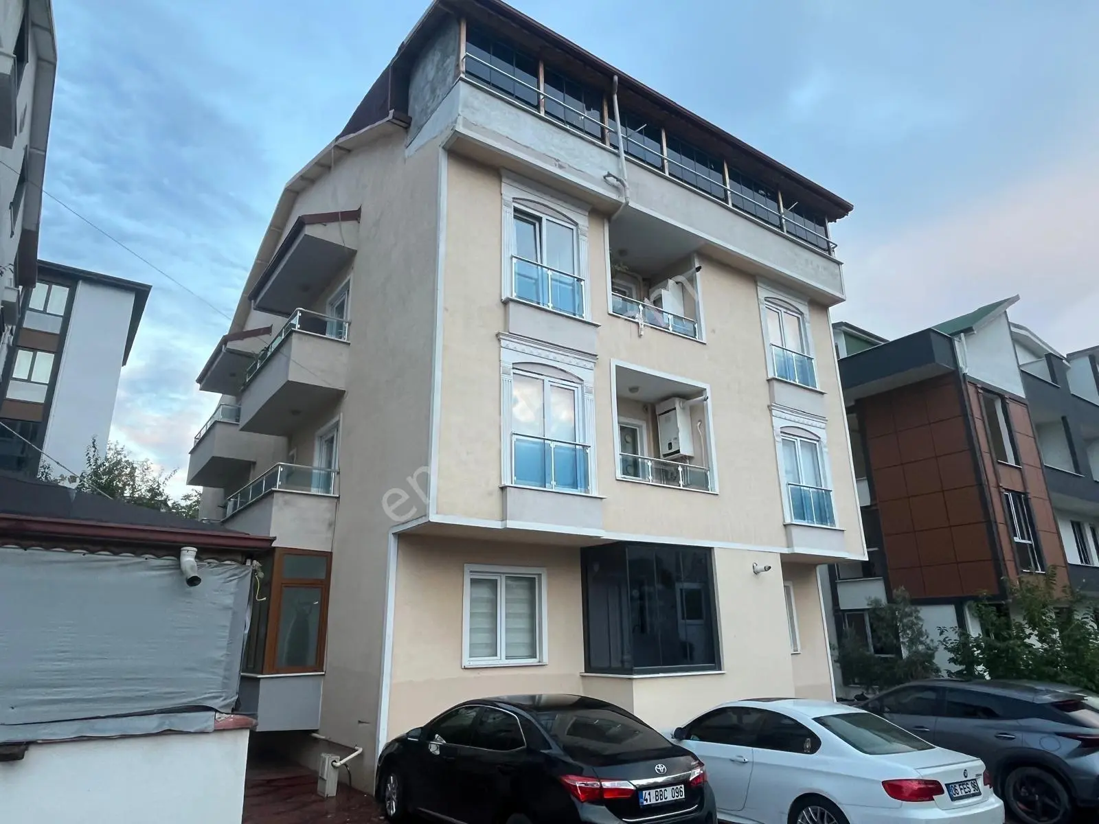Derince Yenikent Yakını220 M² 4+1 Teraslı Çatı Dubleksi — fotoğraf 11