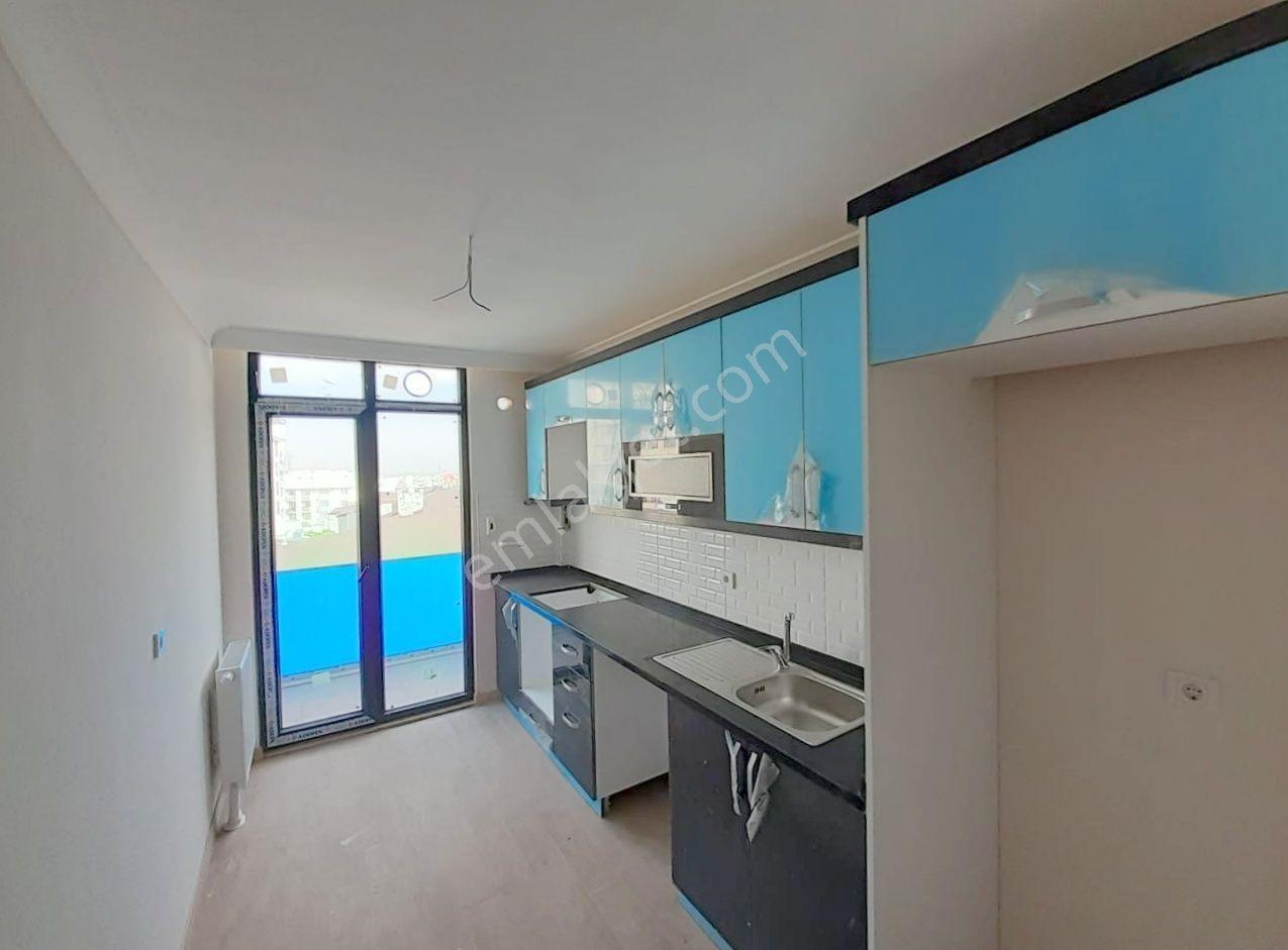 Mertcan'dan Havuzlu Güvenlikli Sitede Ara Kat 2+1 Daire — fotoğraf 5