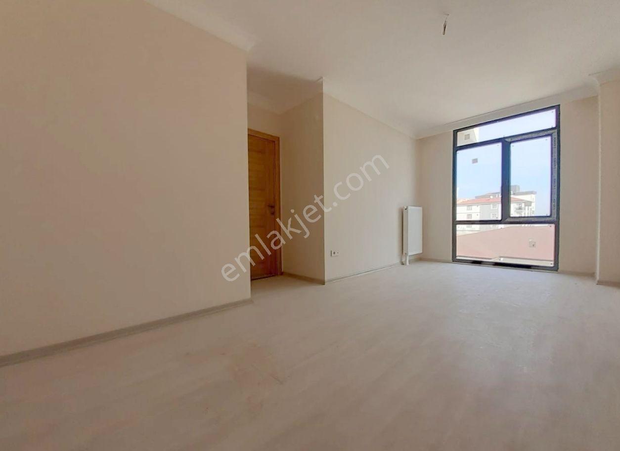 Mertcan'dan Havuzlu Güvenlikli Sitede Ara Kat 2+1 Daire — fotoğraf 7