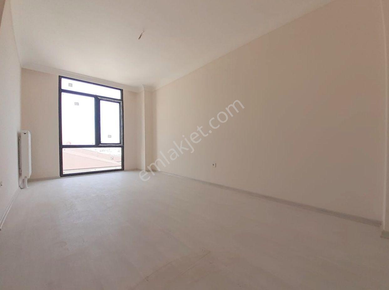 Mertcan'dan Havuzlu Güvenlikli Sitede Ara Kat 2+1 Daire — fotoğraf 8