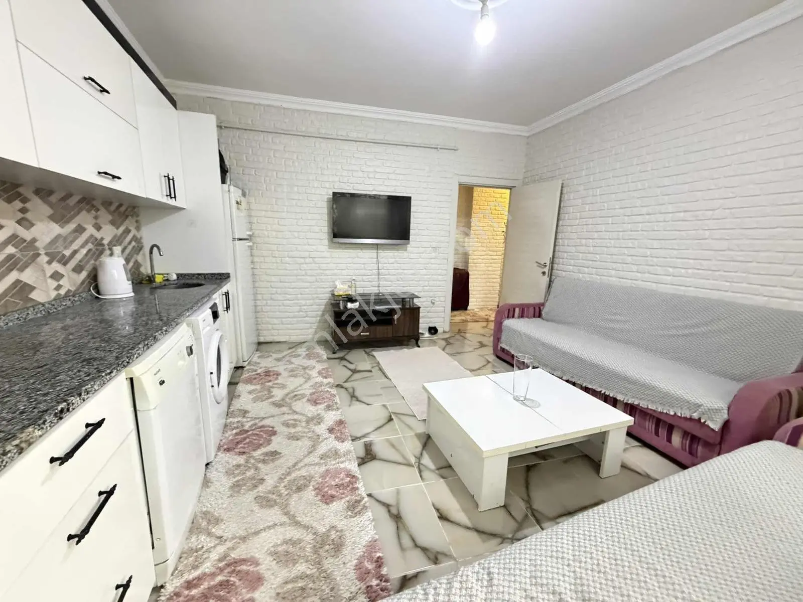 Cadde Dibinde Yeni Bina Full Eşyalı 1+1 Temiz Lüks Daire ..!!! — fotoğraf 2