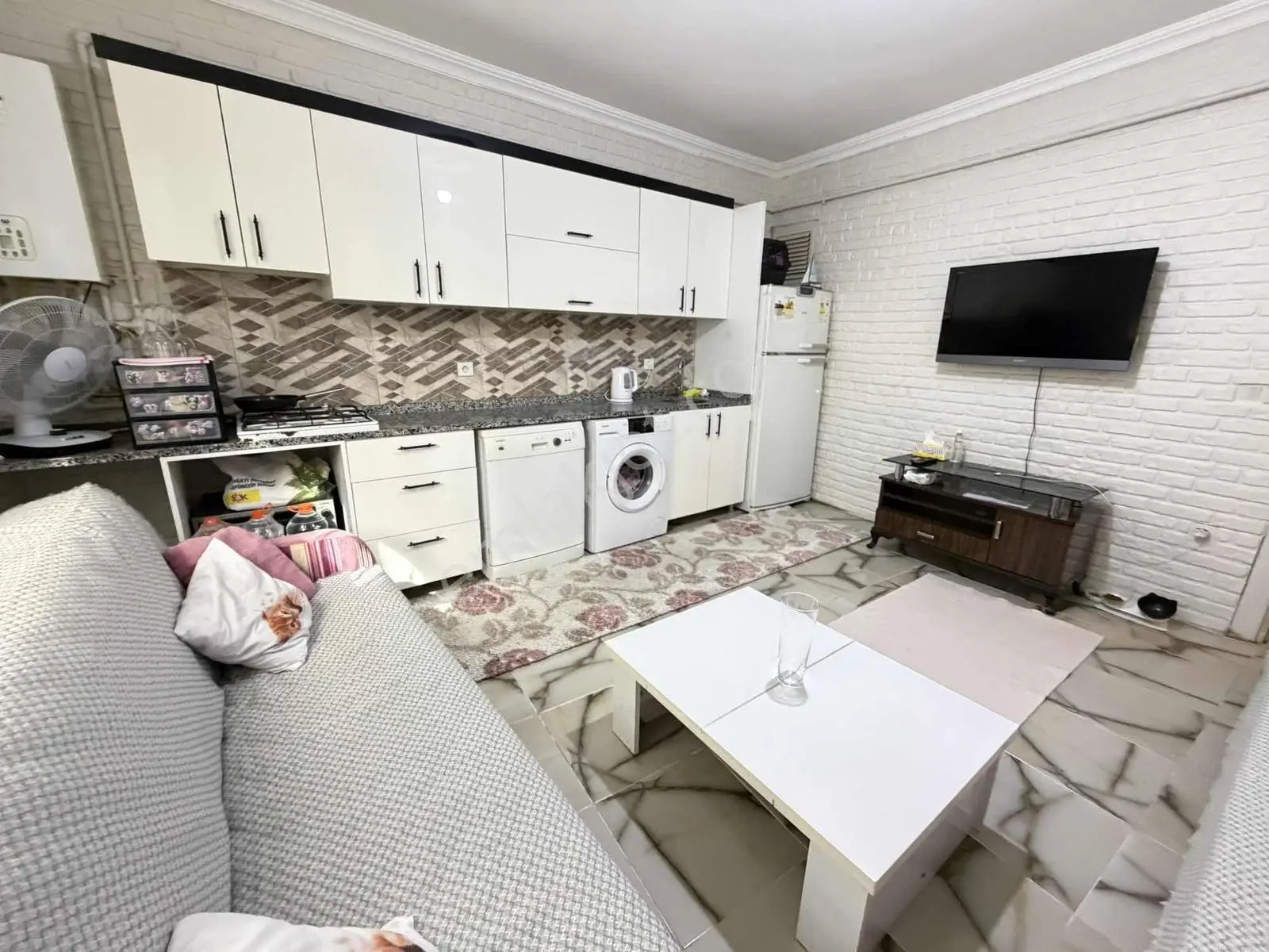 Cadde Dibinde Yeni Bina Full Eşyalı 1+1 Temiz Lüks Daire ..!!! — fotoğraf 3