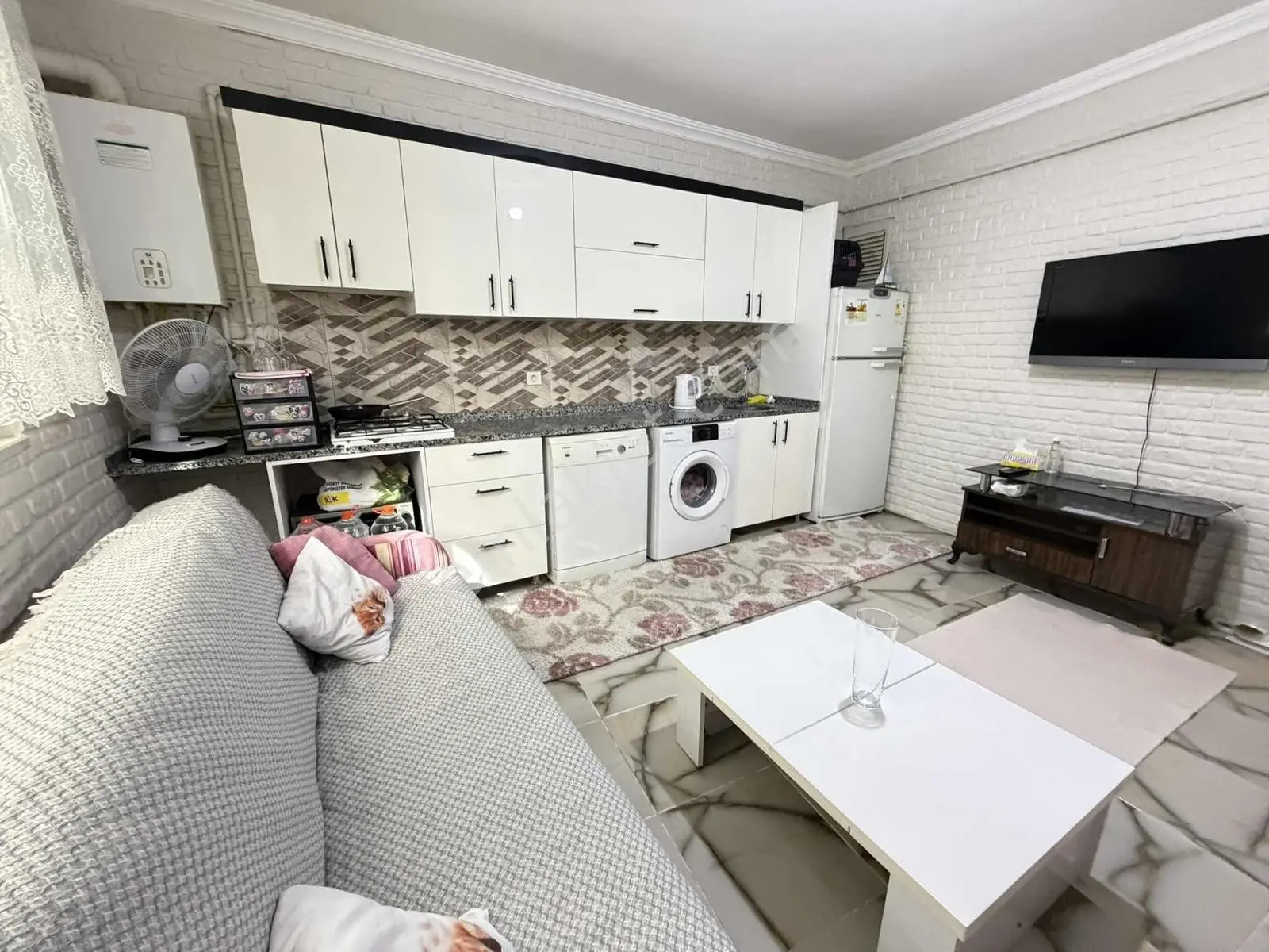 Cadde Dibinde Yeni Bina Full Eşyalı 1+1 Temiz Lüks Daire ..!!! — fotoğraf 5